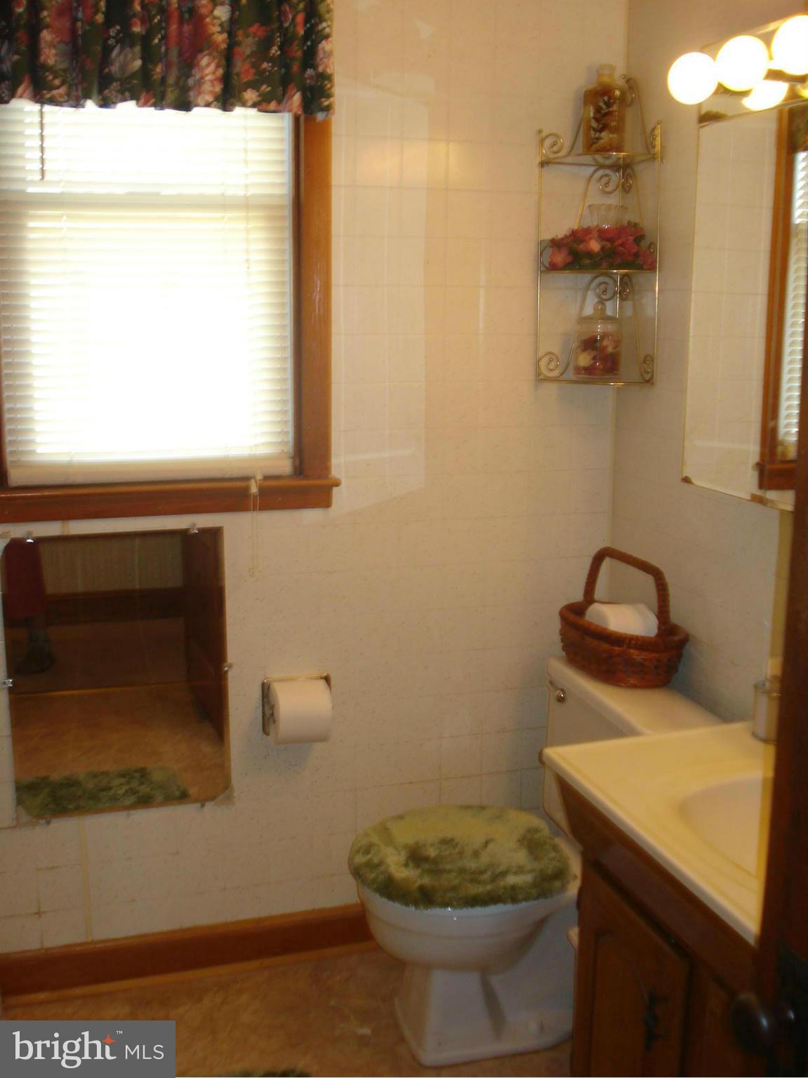 CROMWELL MANOR - Residential