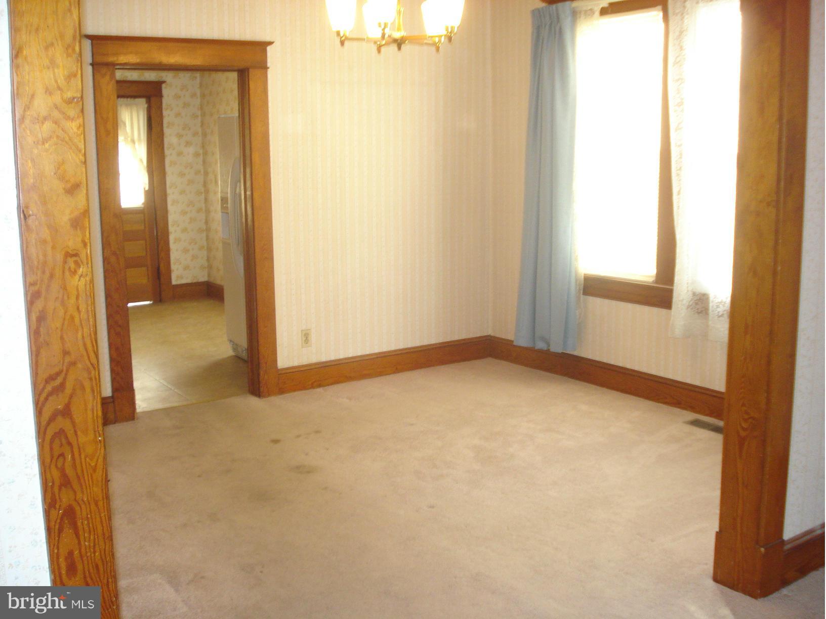 CROMWELL MANOR - Residential