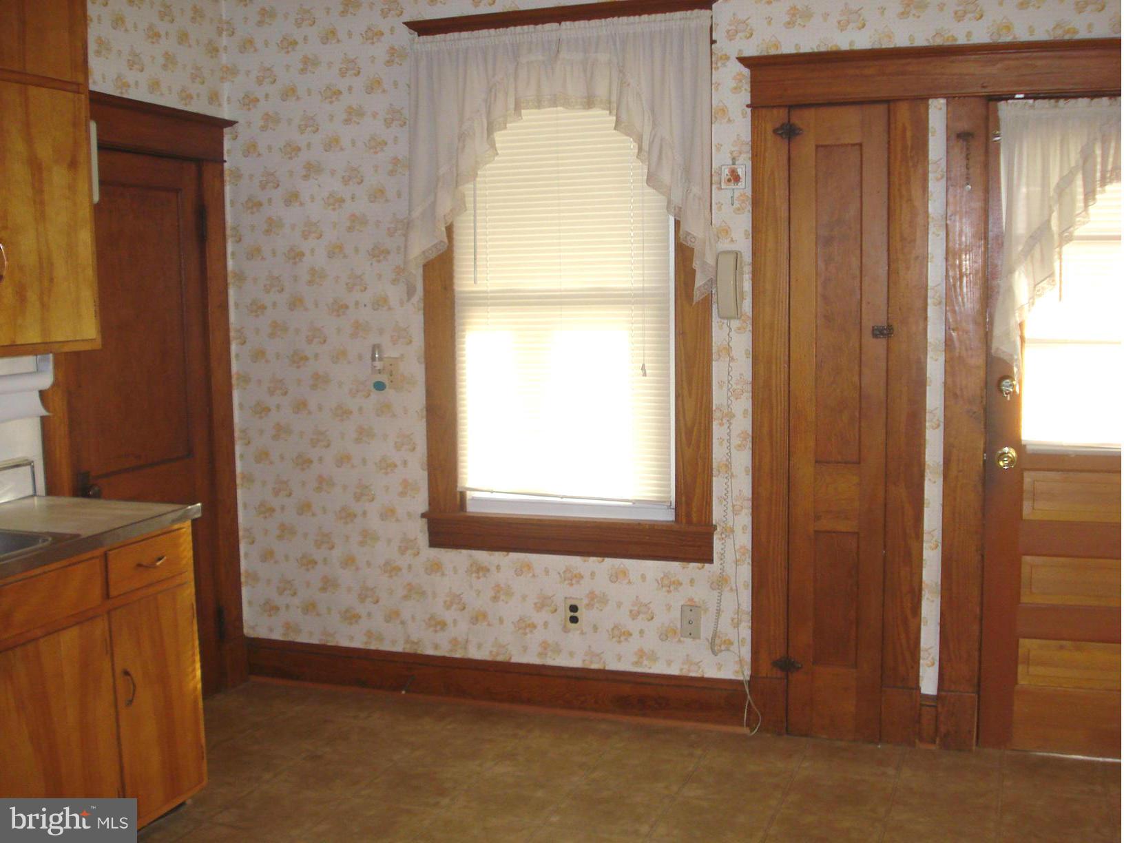 CROMWELL MANOR - Residential