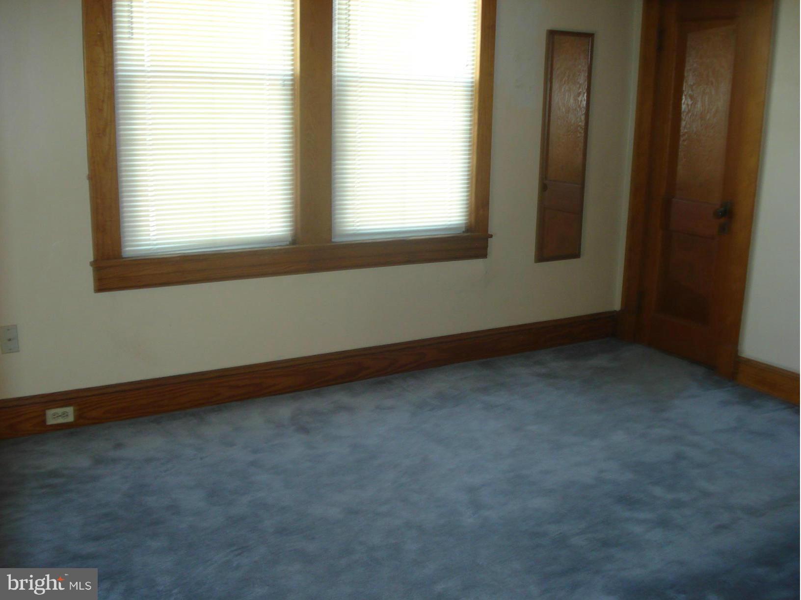 CROMWELL MANOR - Residential