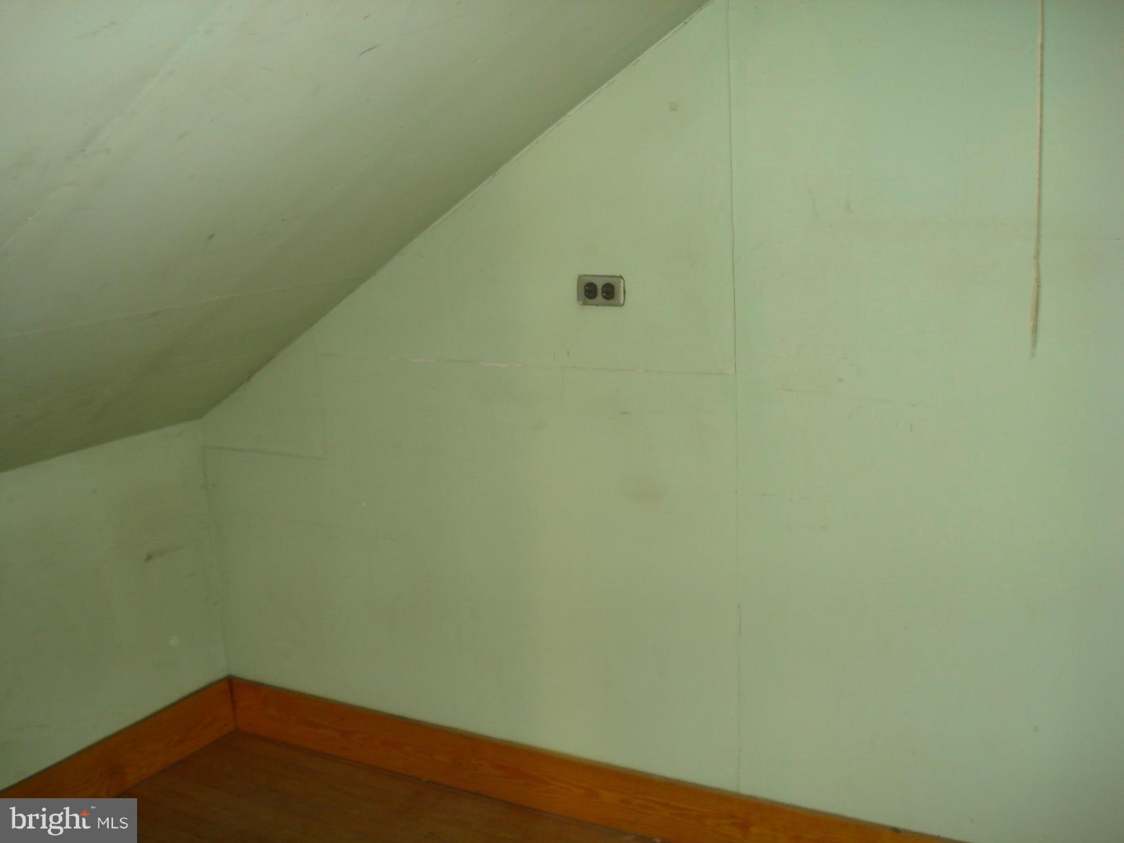 CROMWELL MANOR - Residential