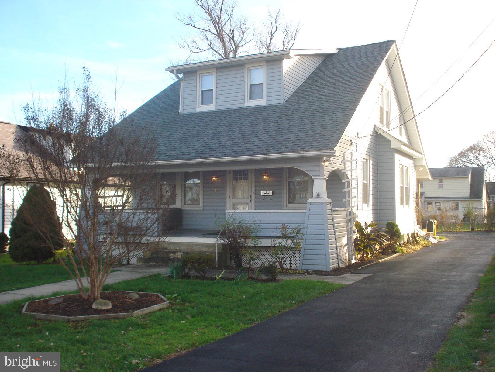 CROMWELL MANOR - Residential