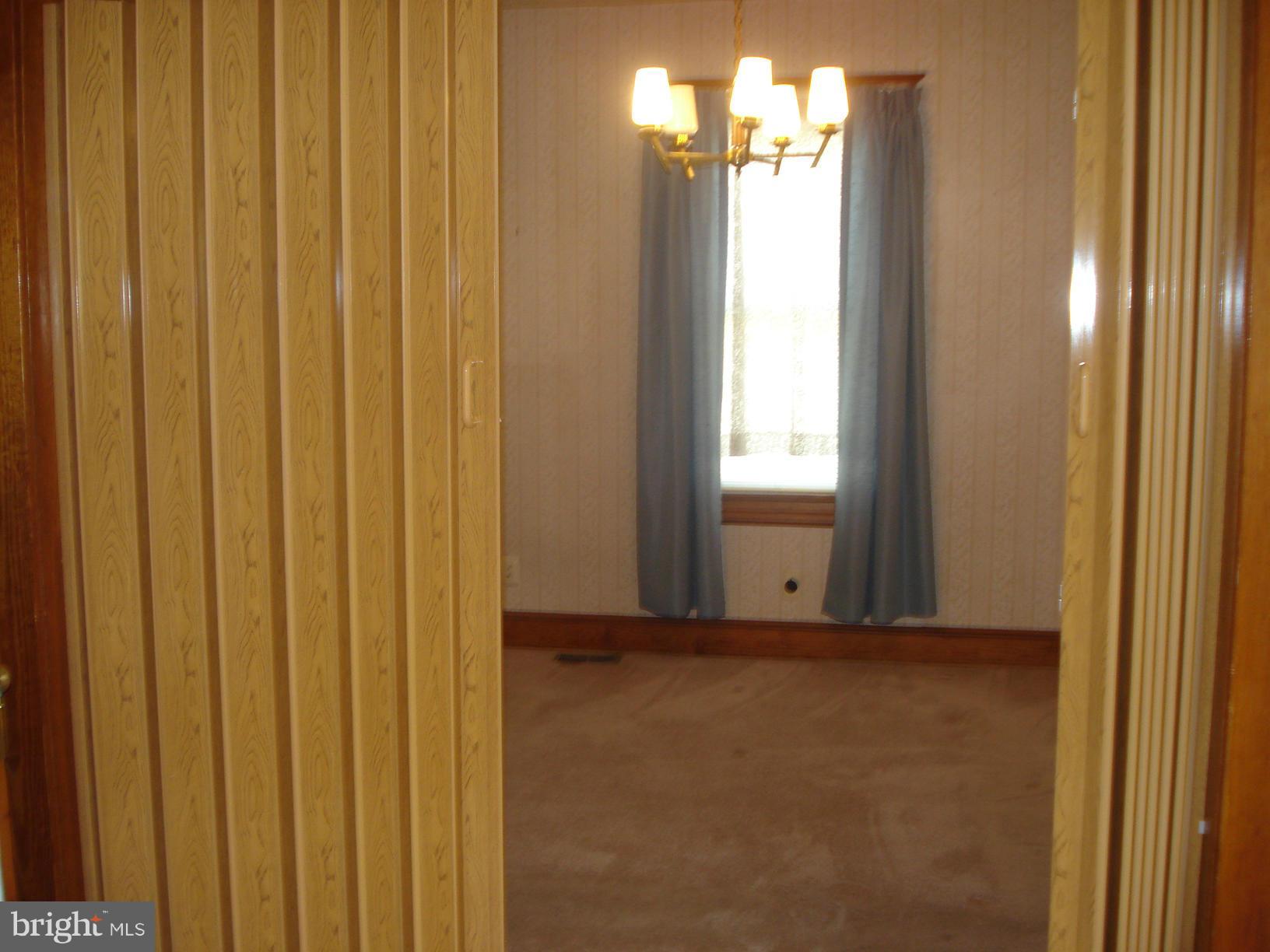 CROMWELL MANOR - Residential