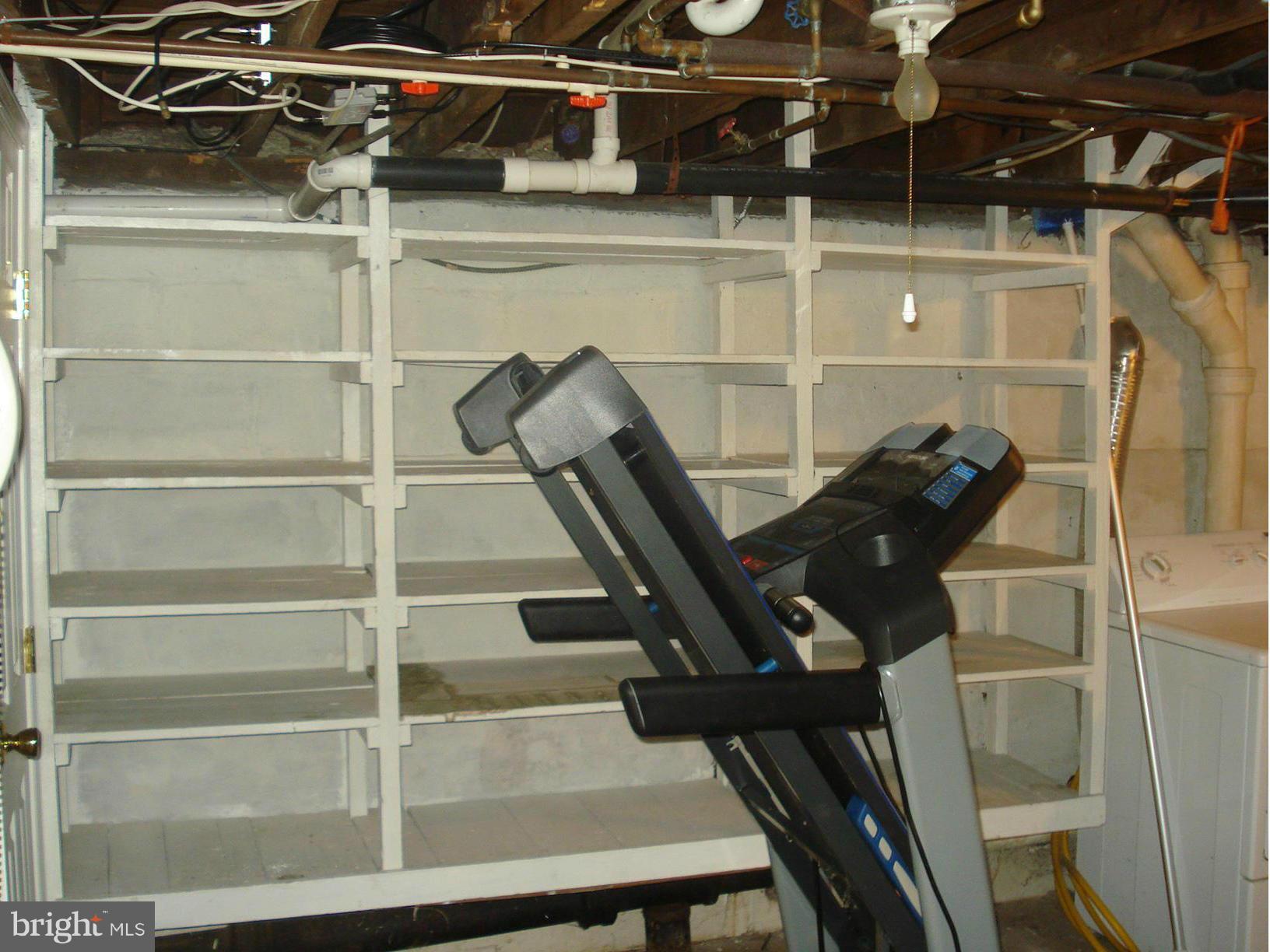 CROMWELL MANOR - Residential