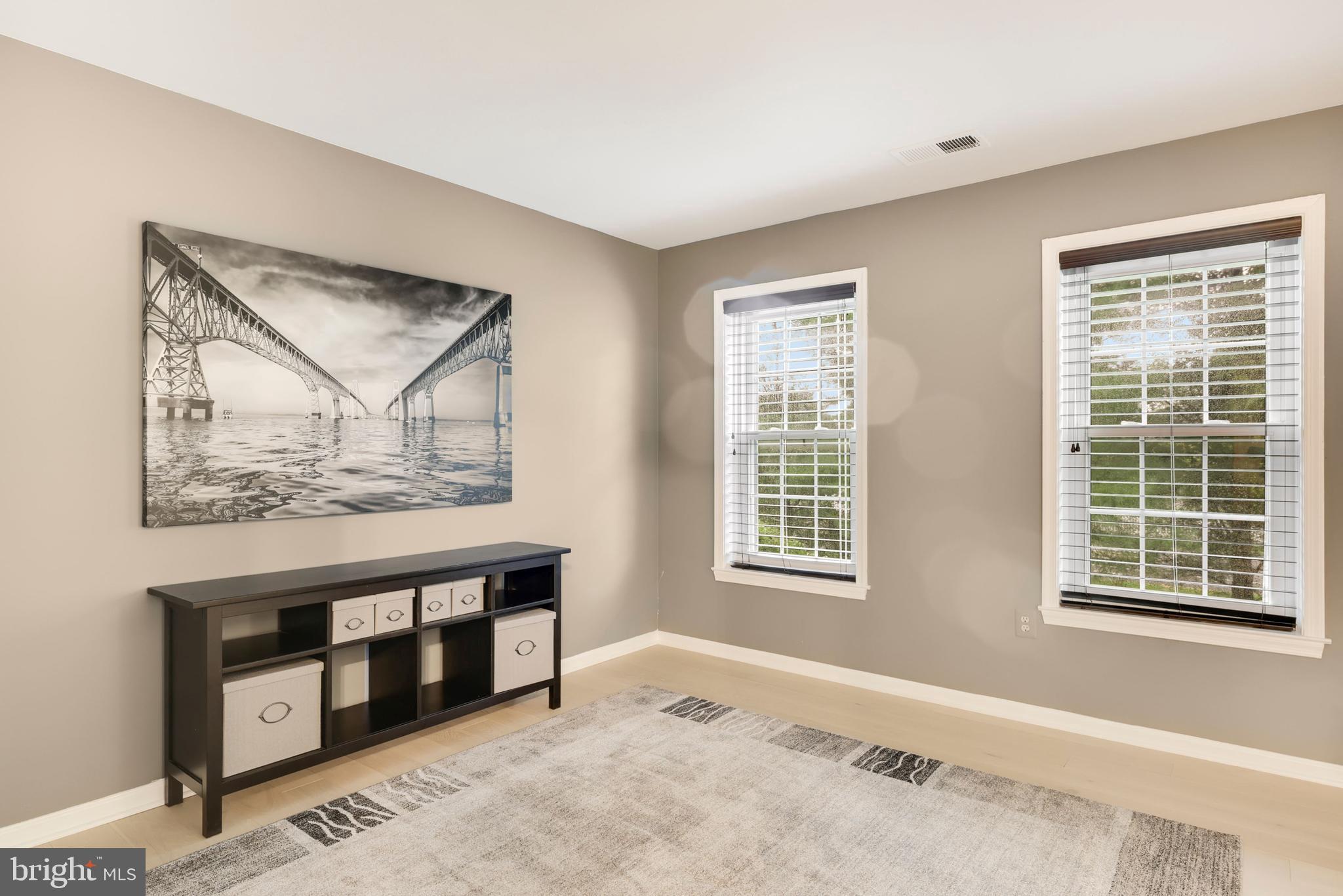 FALCONHURST - Residential