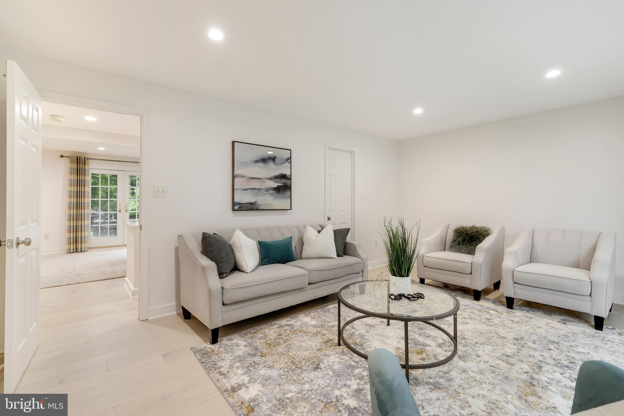 FALCONHURST - Residential