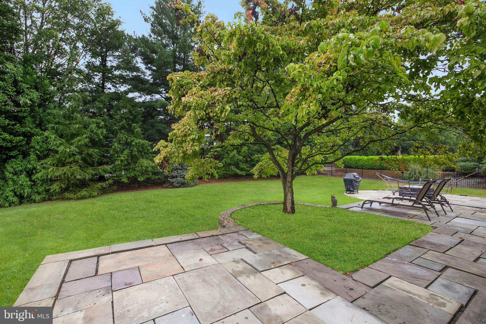 FALCONHURST - Residential