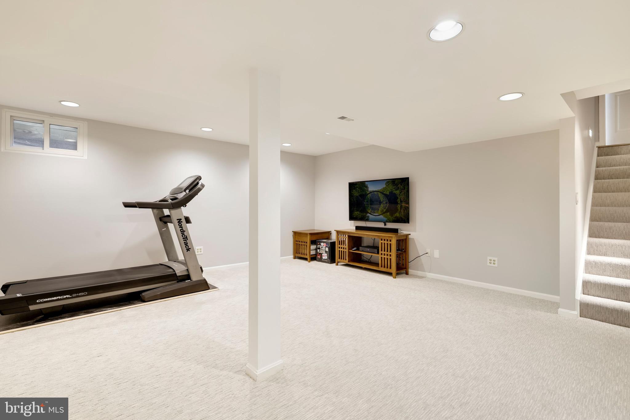 FALCONHURST - Residential