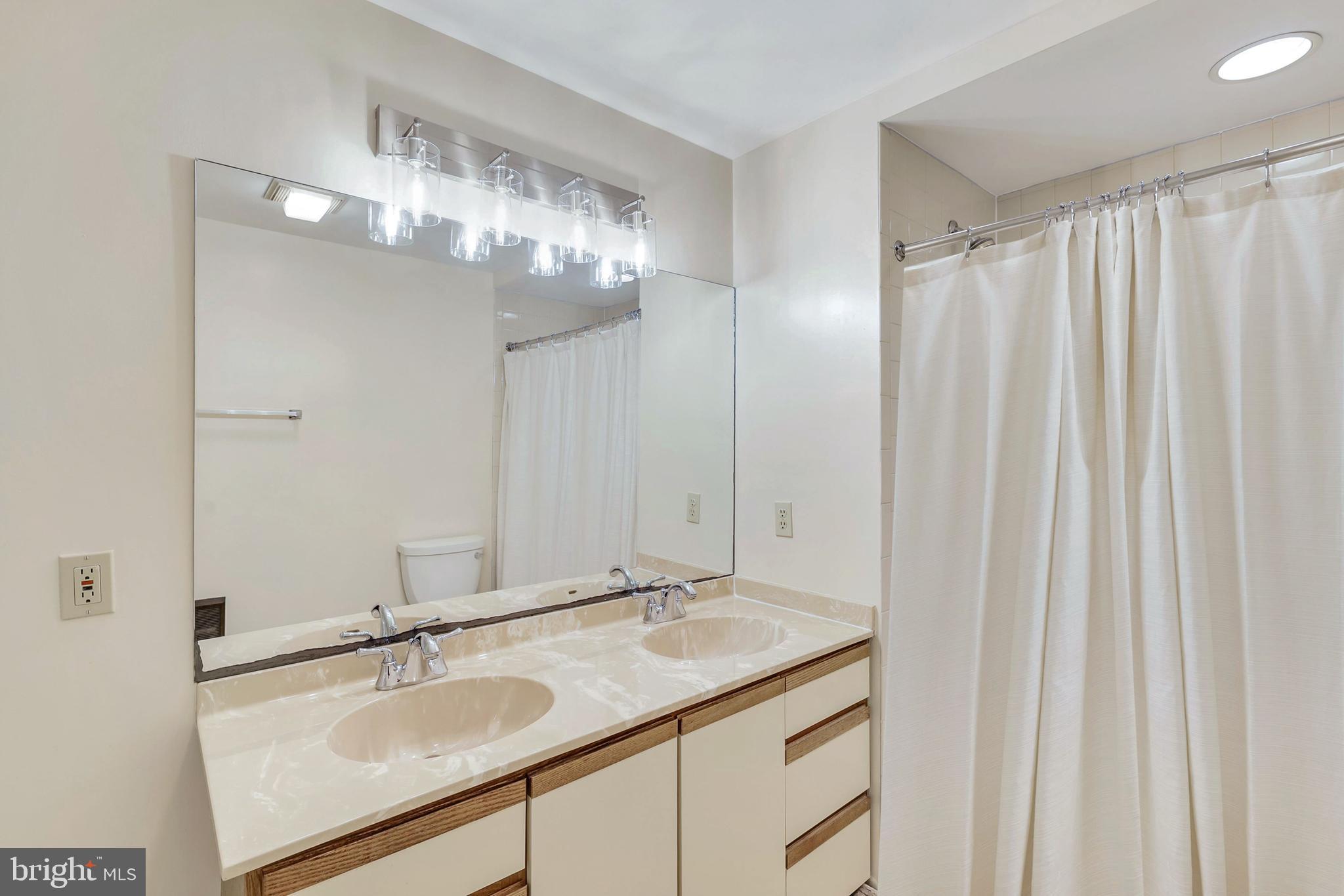 FALCONHURST - Residential