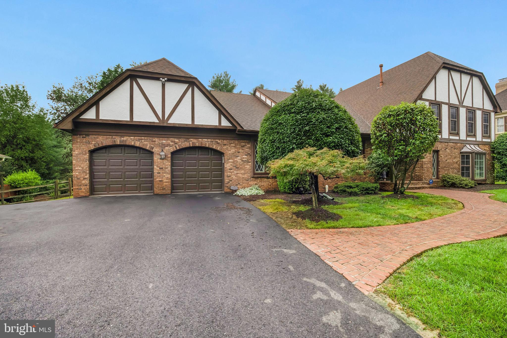 FALCONHURST - Residential