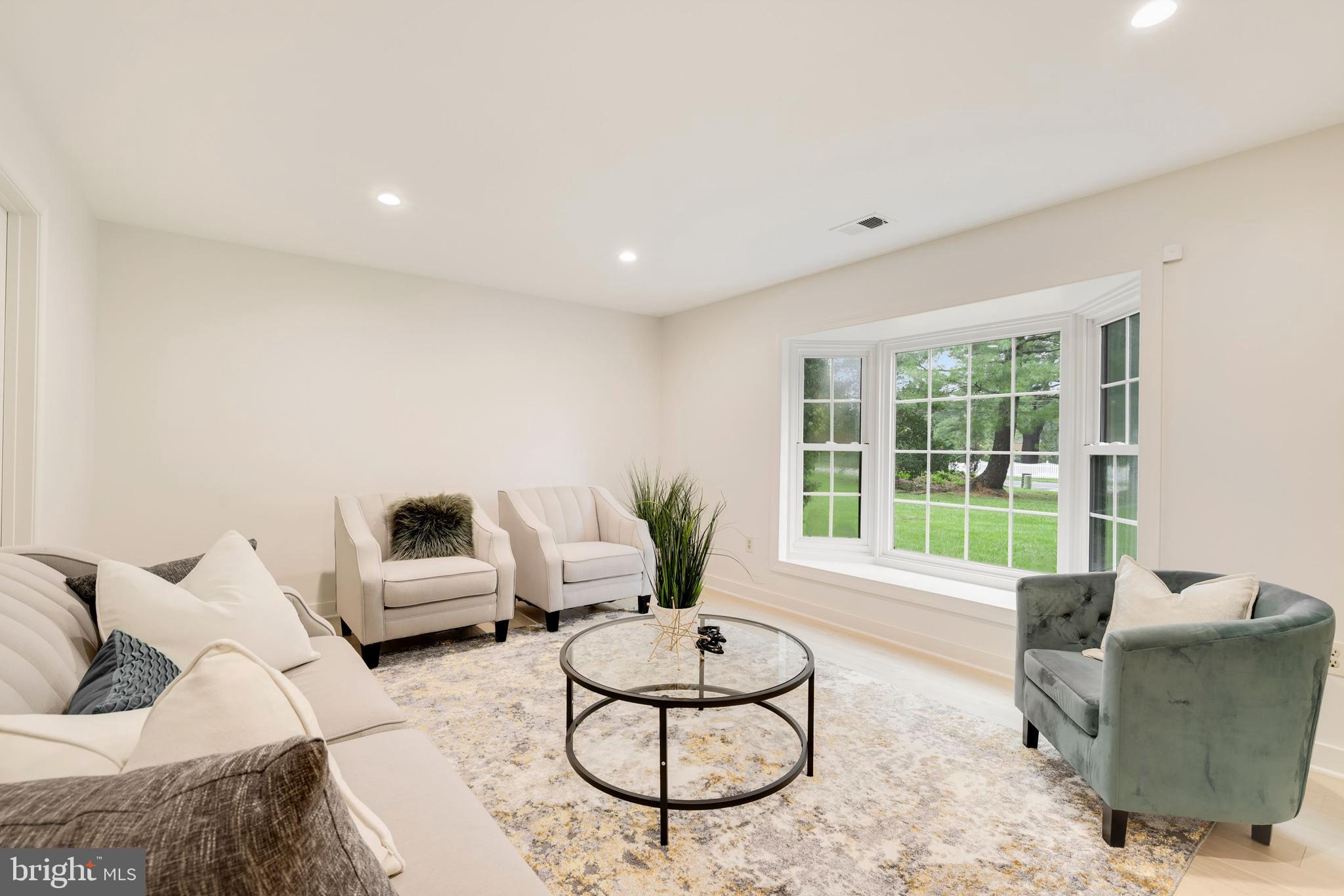 FALCONHURST - Residential