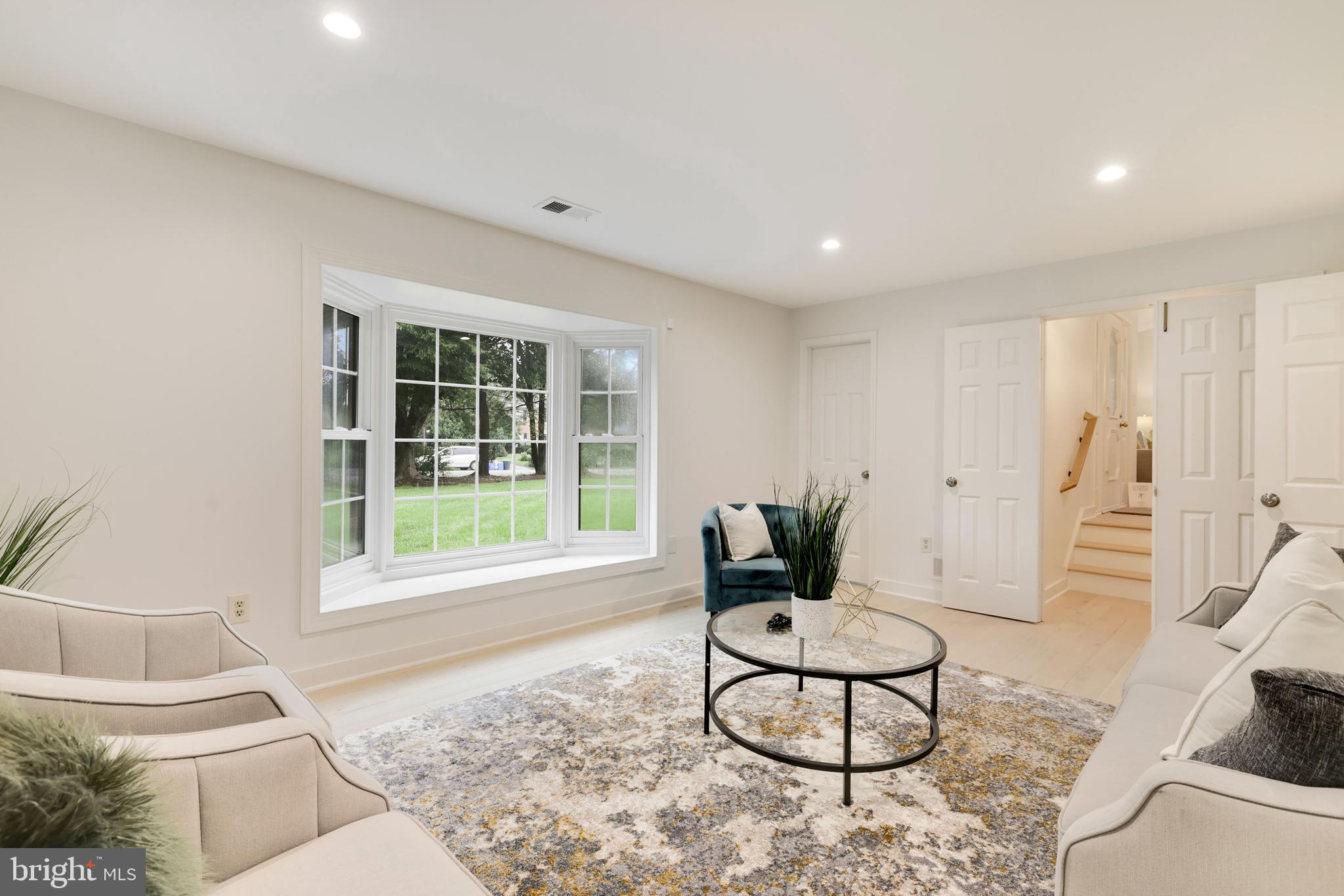 FALCONHURST - Residential