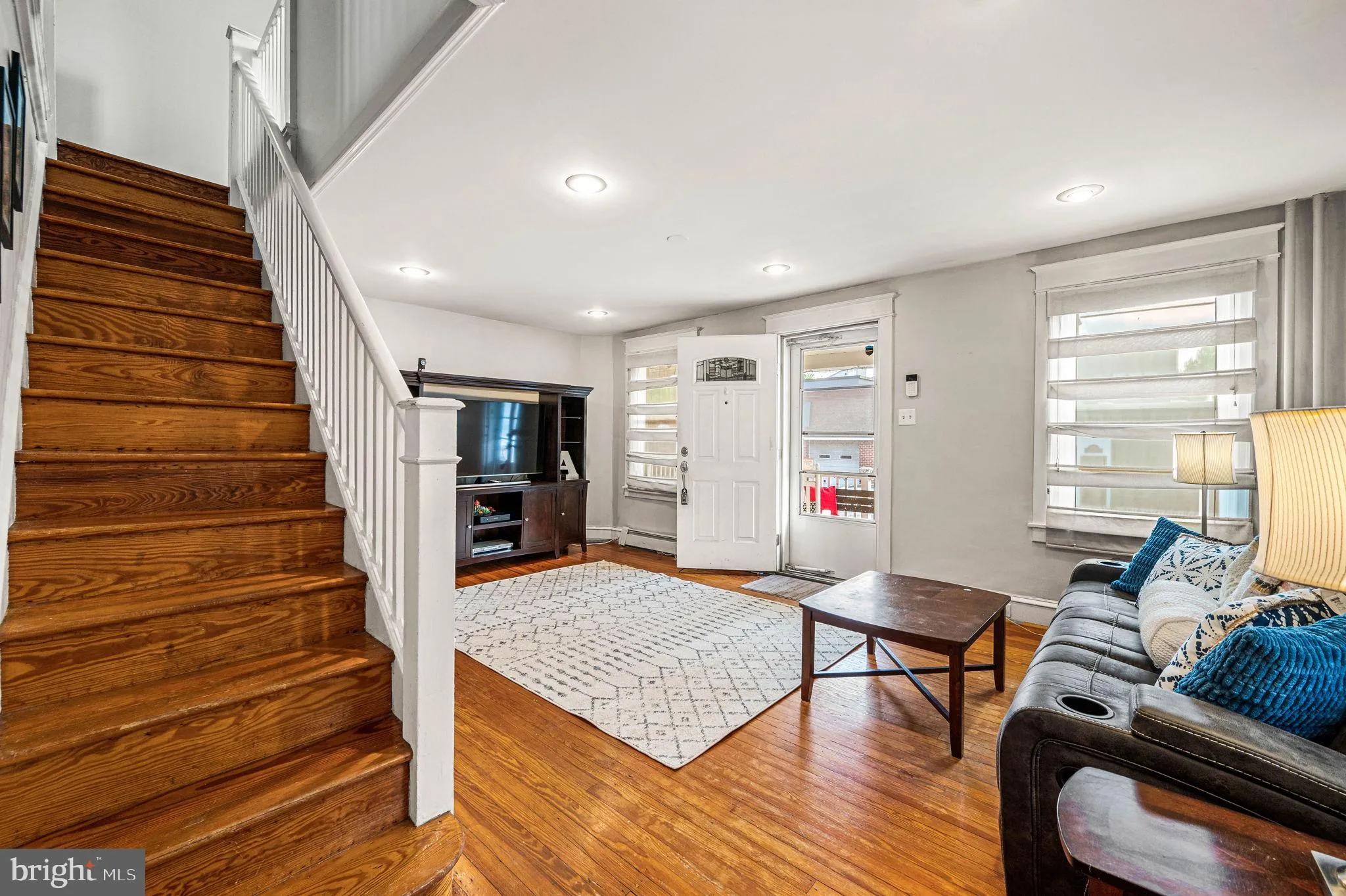 Philadelphia, Pennsylvania 19128, United States, 3 Bedrooms Bedrooms, ,2 BathroomsBathrooms,Residential,Contingent,122930