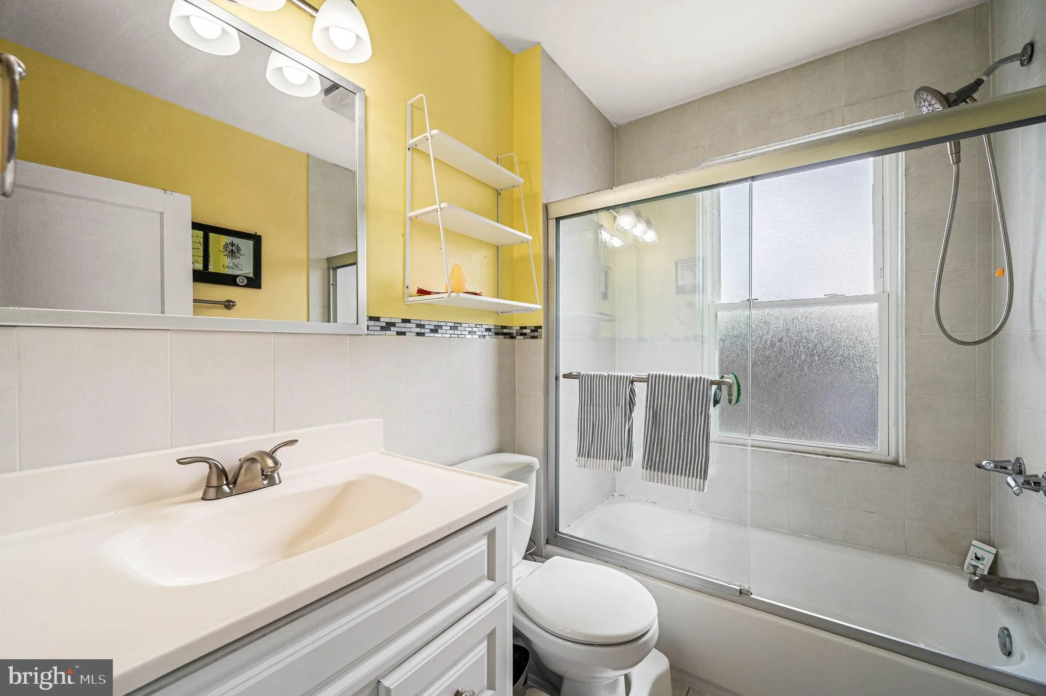 Philadelphia, Pennsylvania 19128, United States, 3 Bedrooms Bedrooms, ,2 BathroomsBathrooms,Residential,Contingent,122930