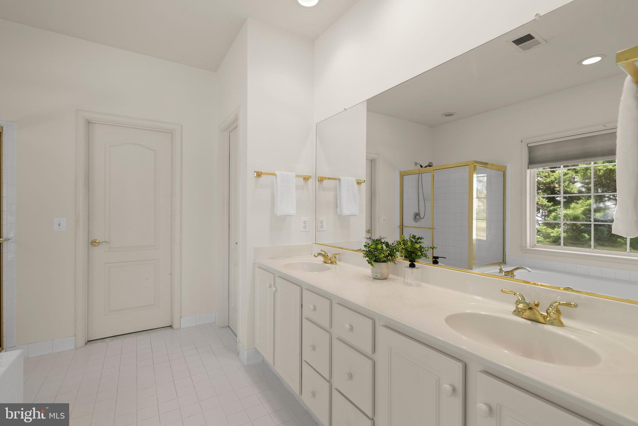 TRACEYS CREEK - Residential