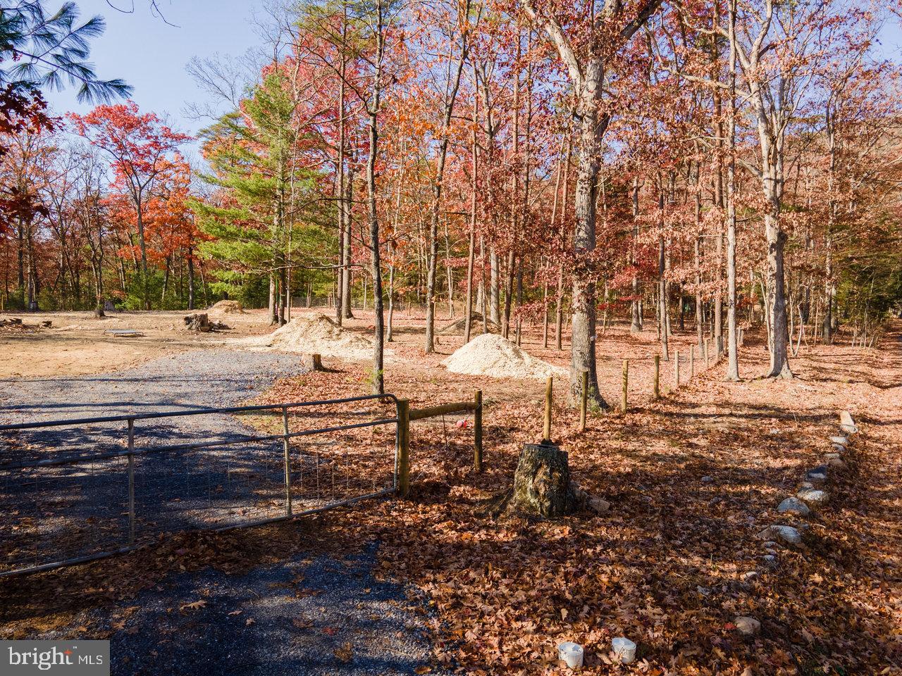 SERENITY RIDGE - Land