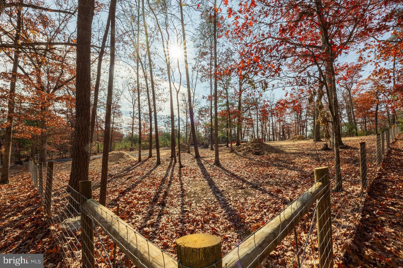 SERENITY RIDGE - Land