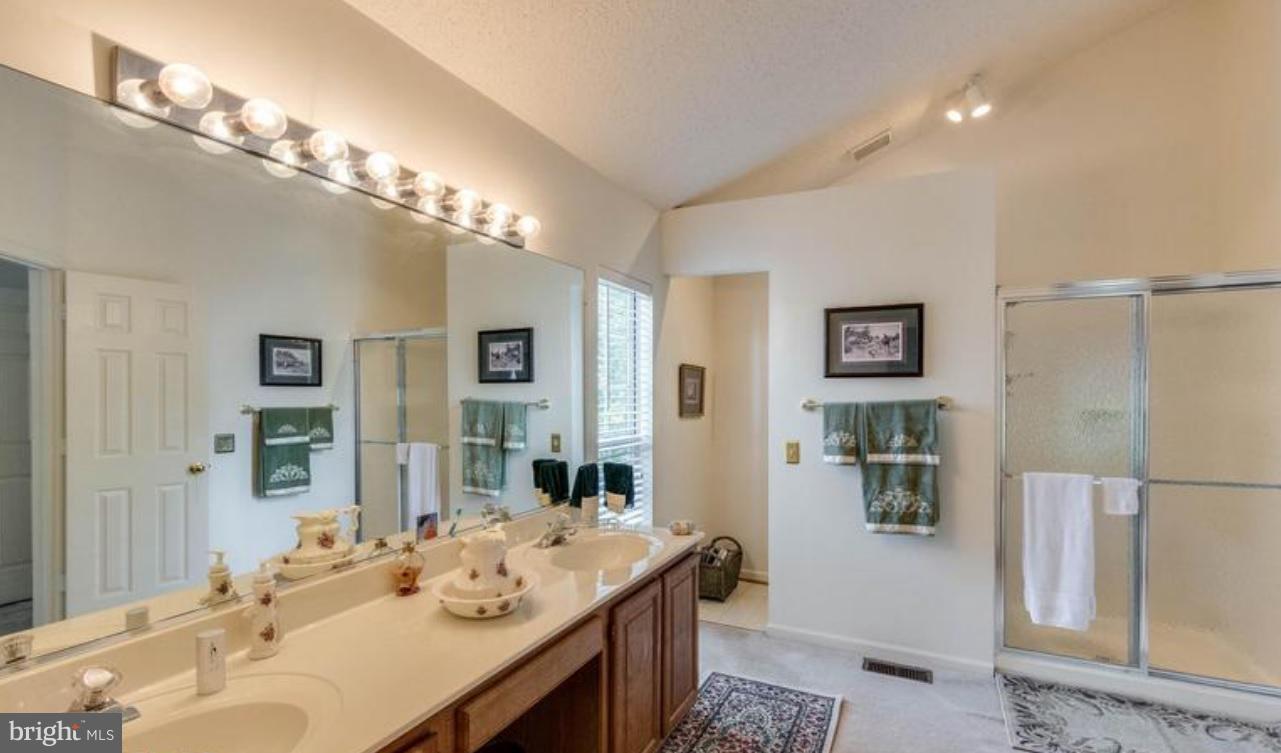 FOXRIDGE - Residential Lease