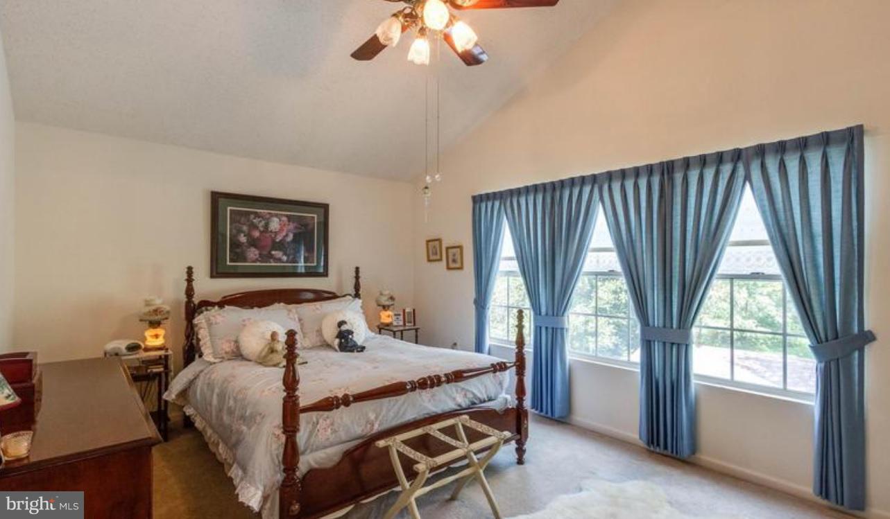 FOXRIDGE - Residential Lease