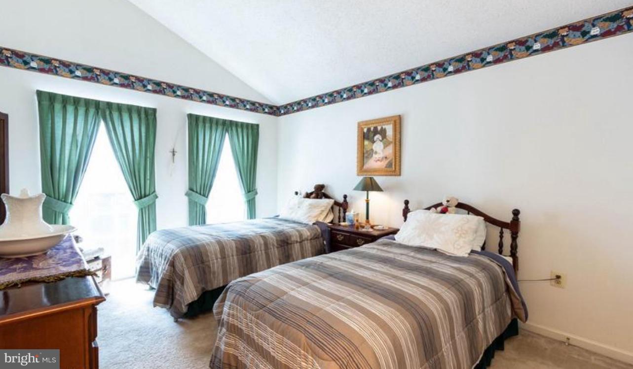 FOXRIDGE - Residential Lease