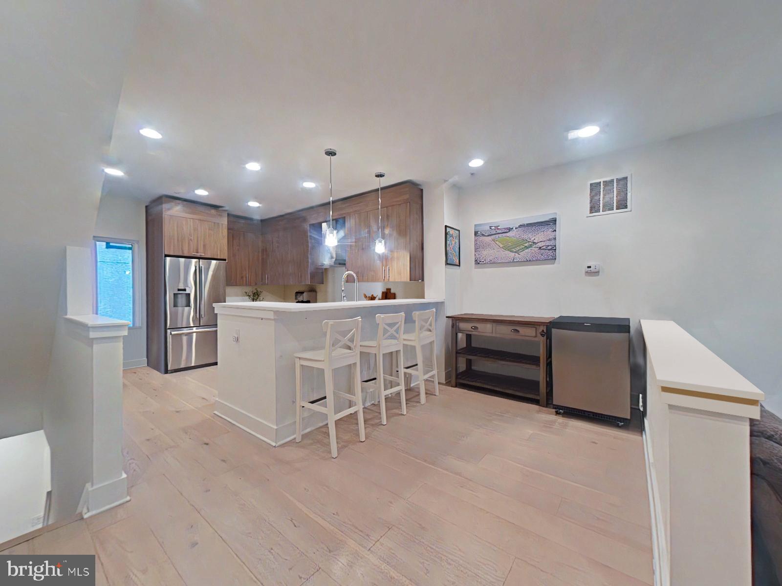 702 N FRONT STREET 12 12
