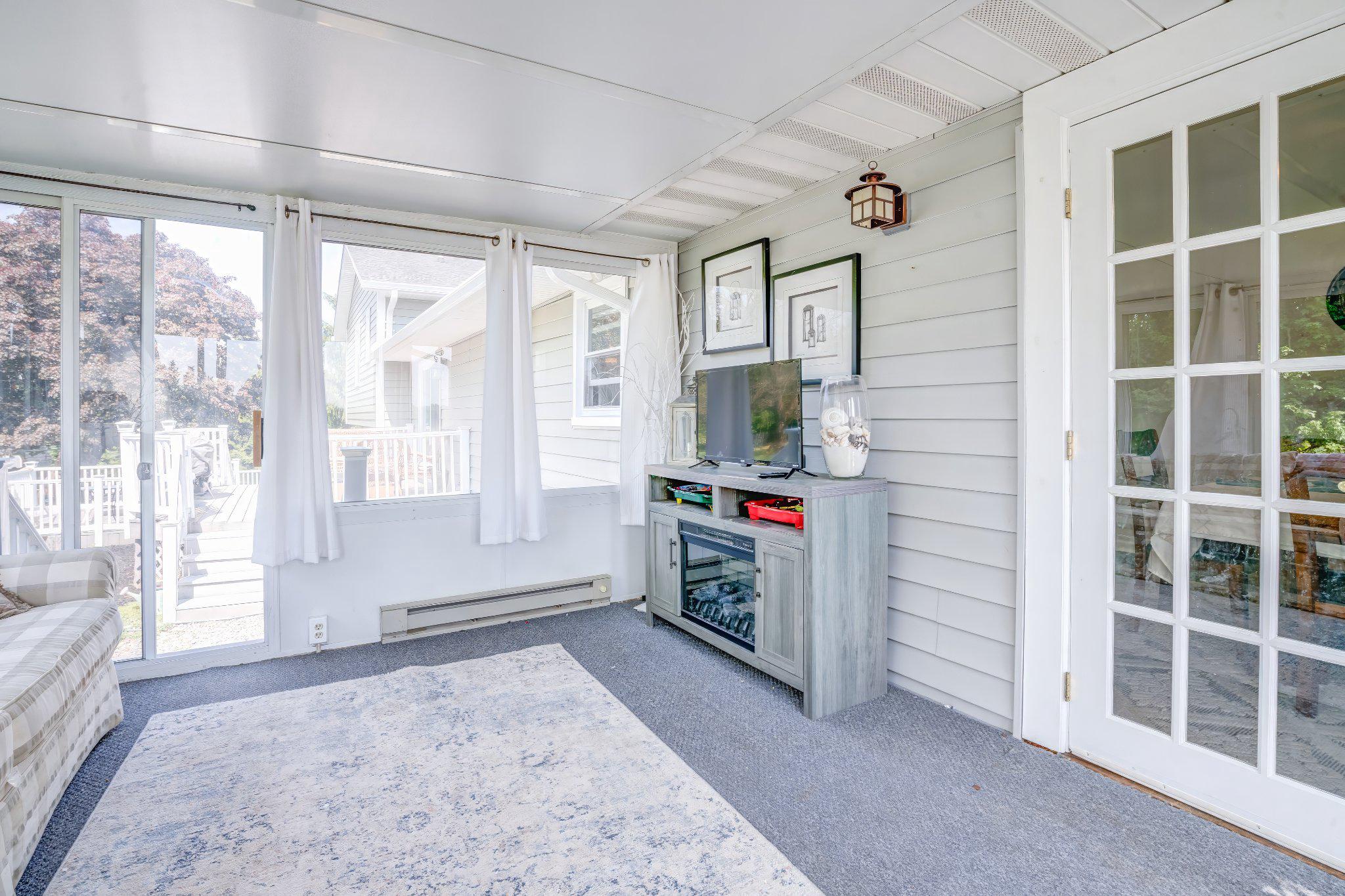 BRADDOCK ESTATES - Residential