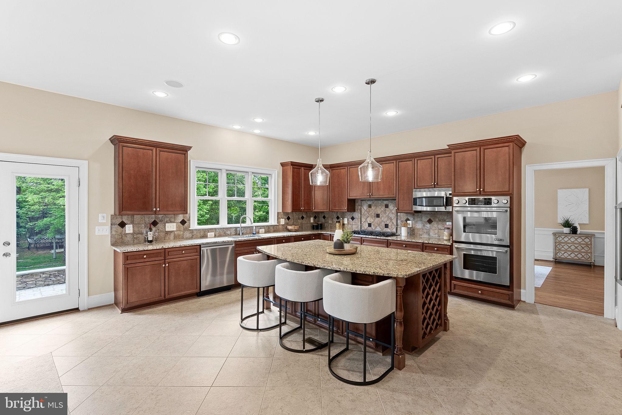 VILLAGE OF WAXPOOL - Residential