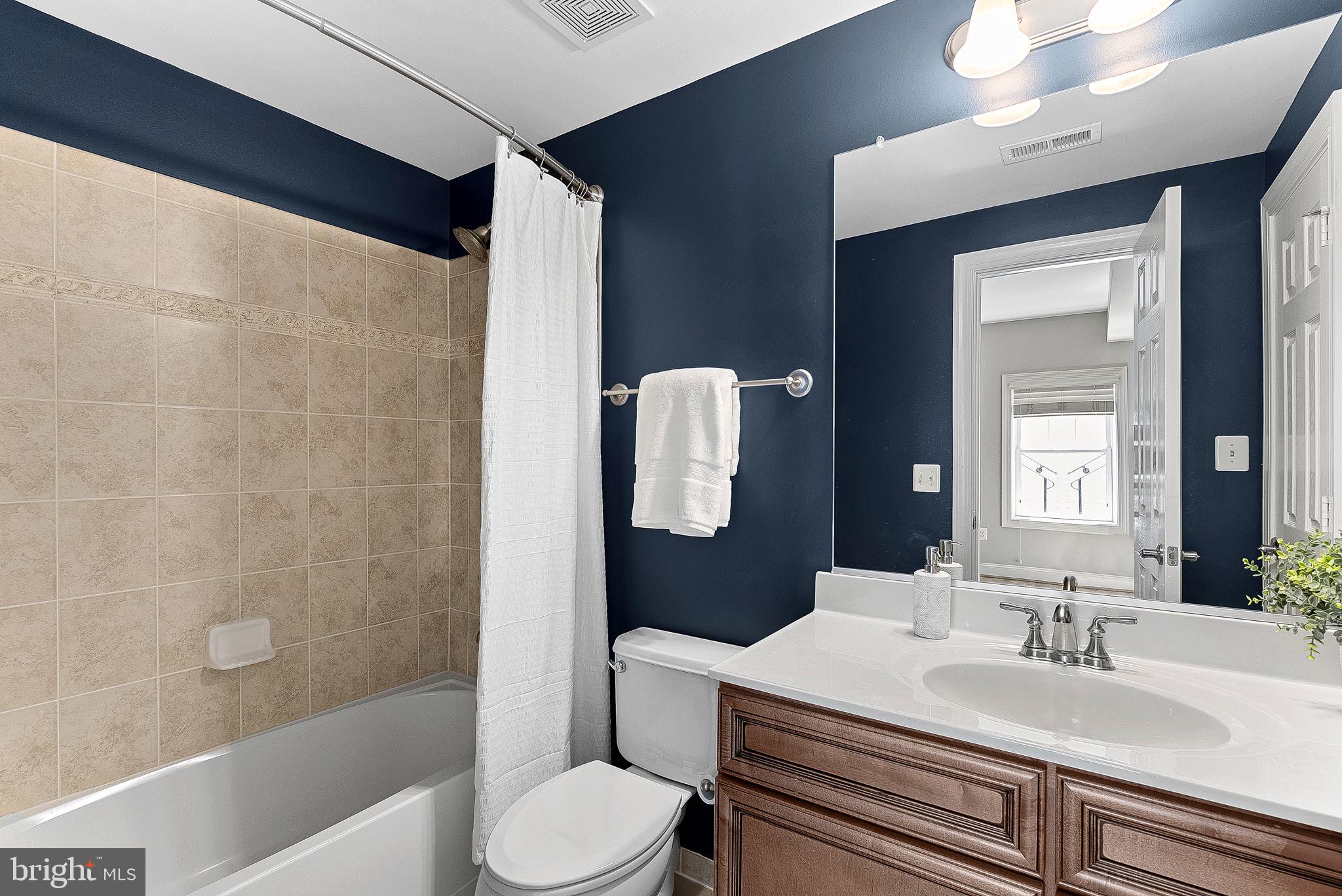 VILLAGE OF WAXPOOL - Residential