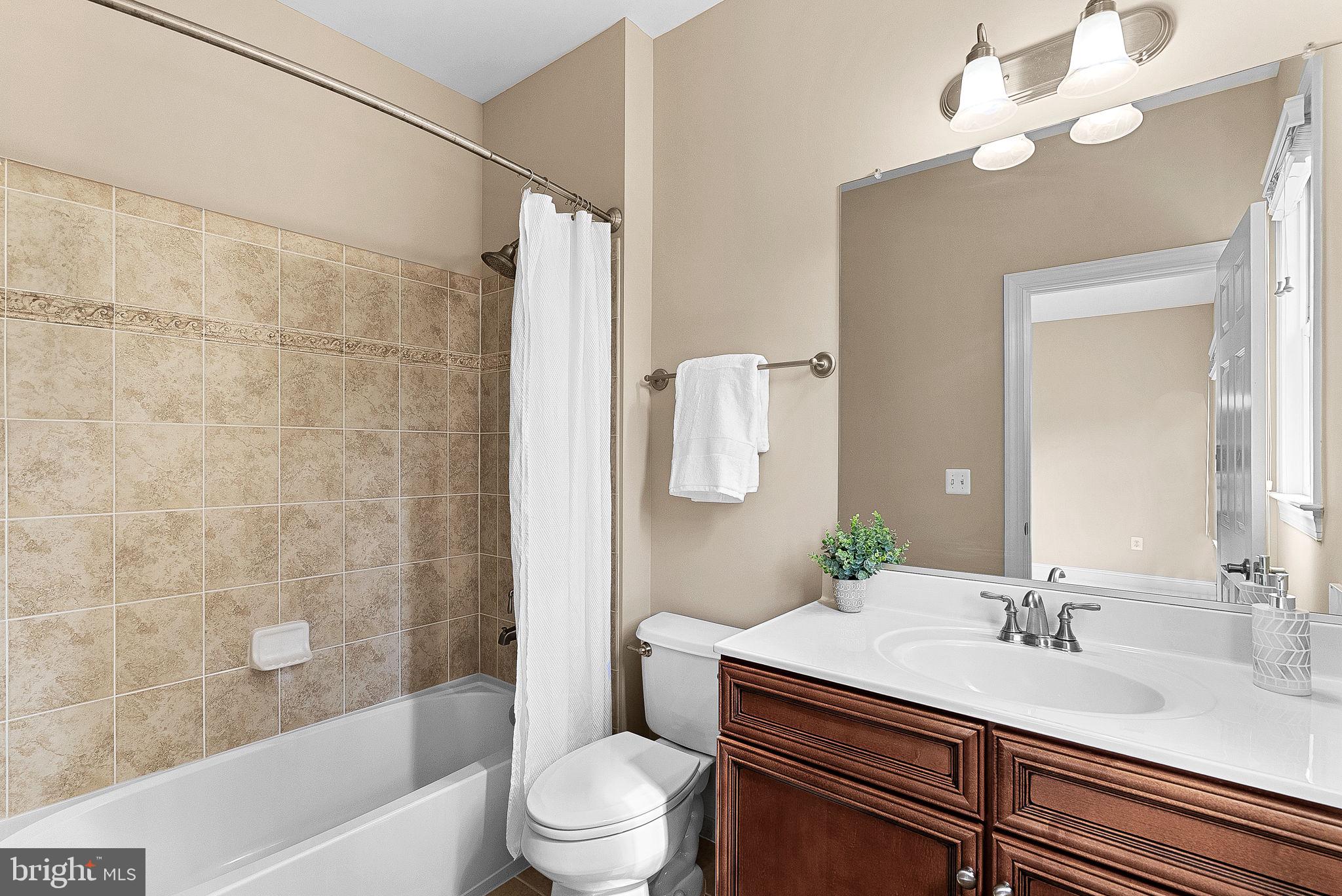 VILLAGE OF WAXPOOL - Residential