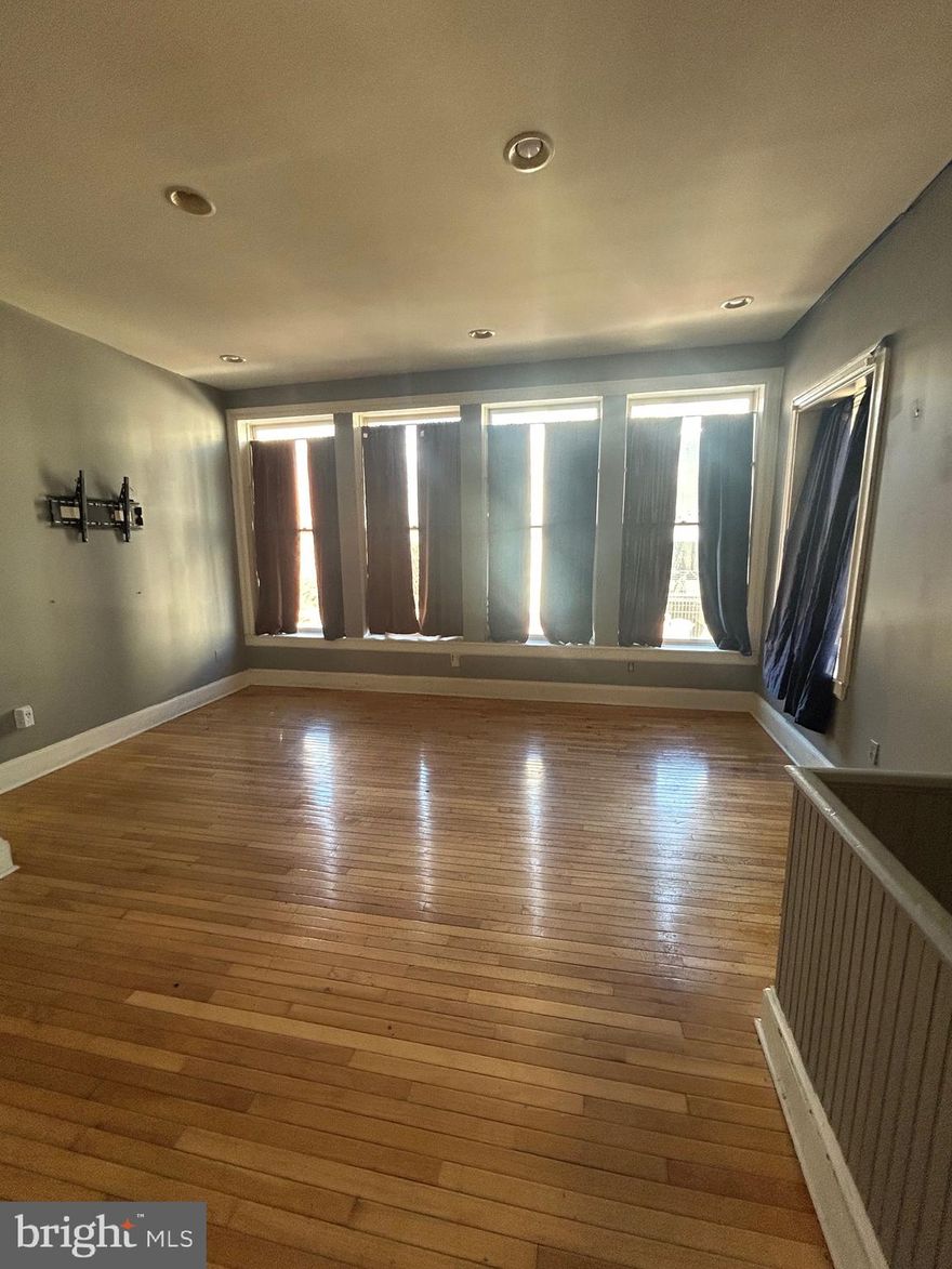 Looking to rent in the heart of Baltimore City? Come check out this 2 bedroom, 2 bathroom apartment located just walking distance to local bars, restaurants, and shops. This apartment has it's own private entrance, hardwood flooring, open floor plan with eat in kitchen, large windows that bring in a lot of natural light, and tall 12 foot ceilings. Water is included in the rent and pets are welcomed on a case by case basis. Move in ready.