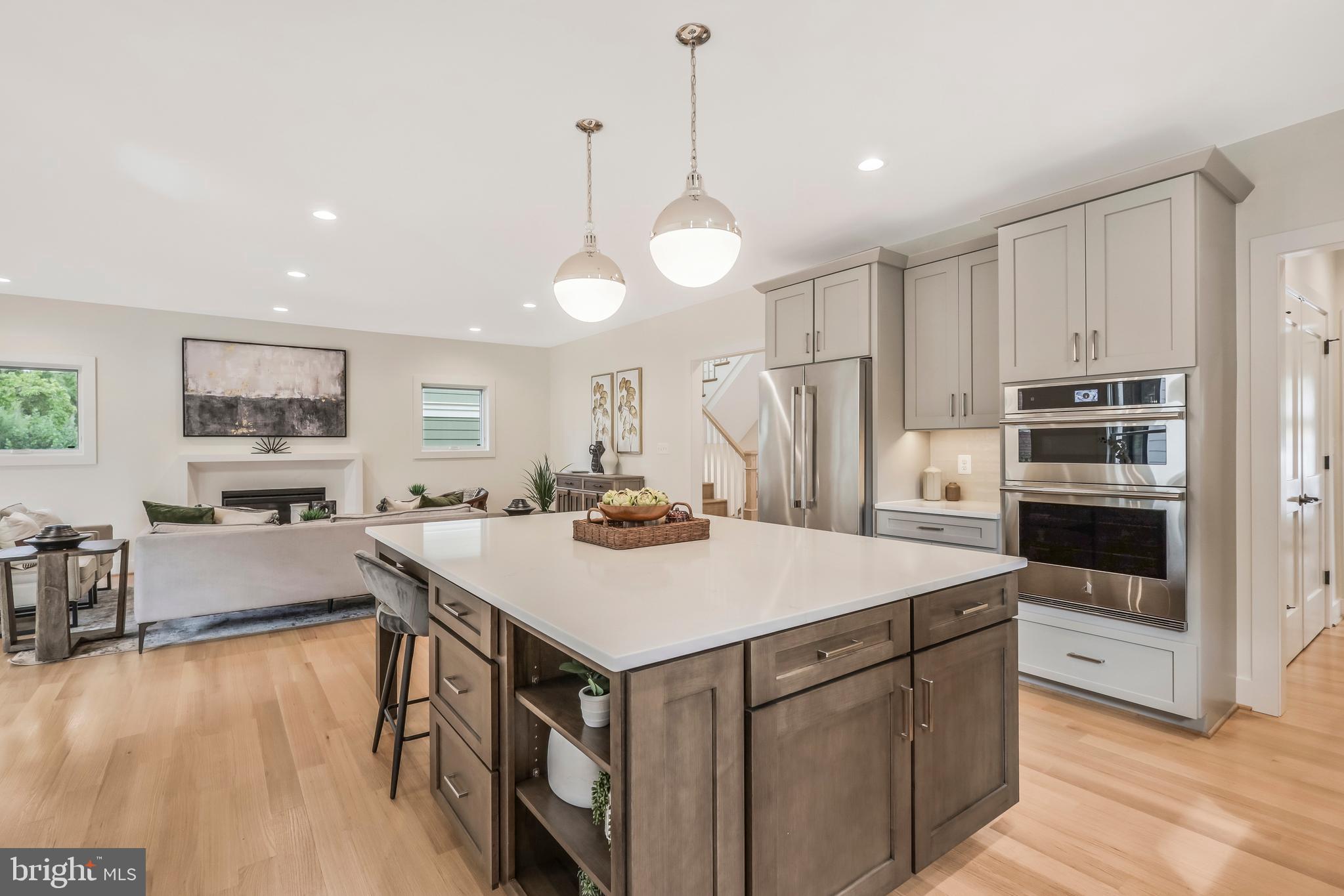 ADDISON HEIGHTS - Residential