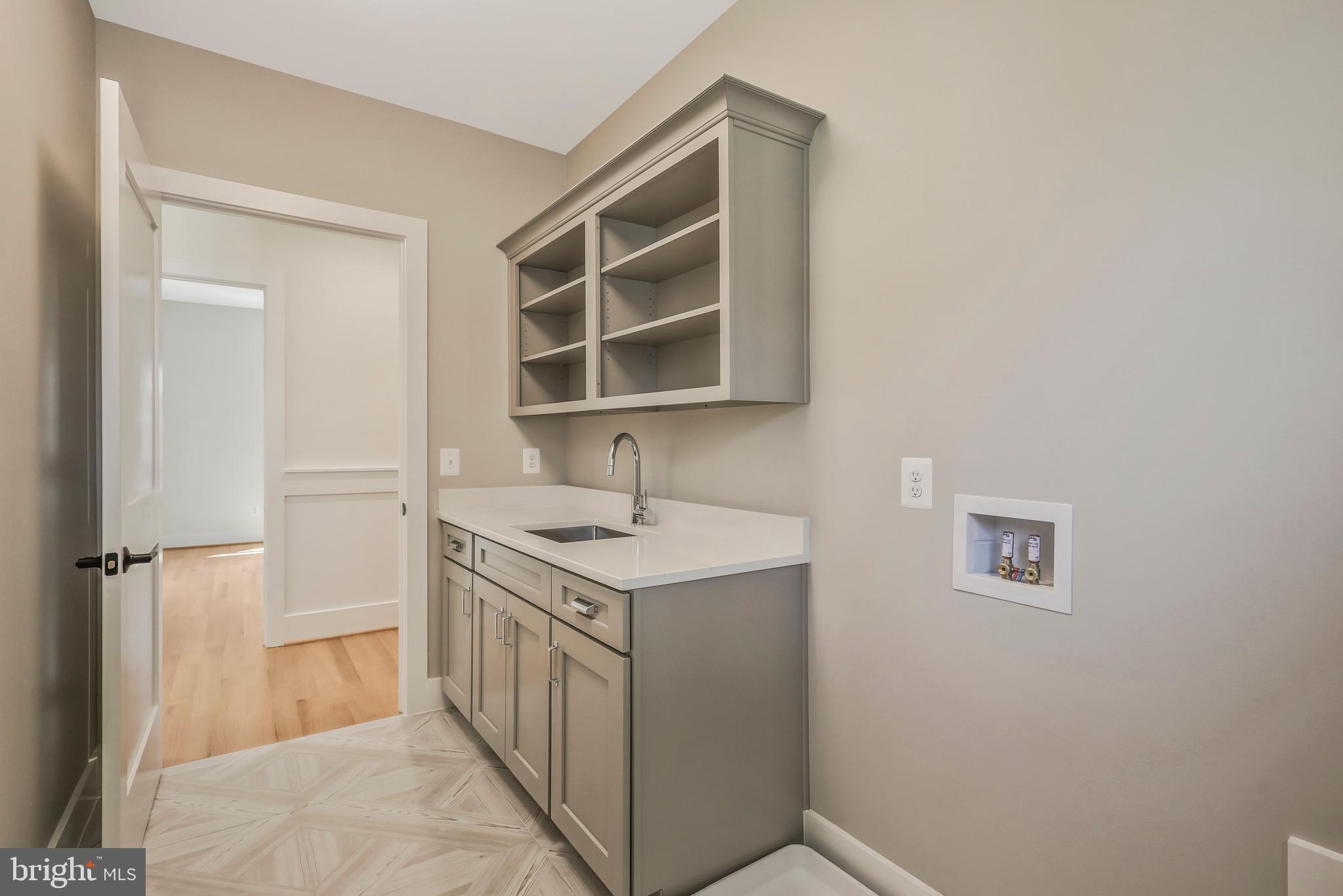 ADDISON HEIGHTS - Residential