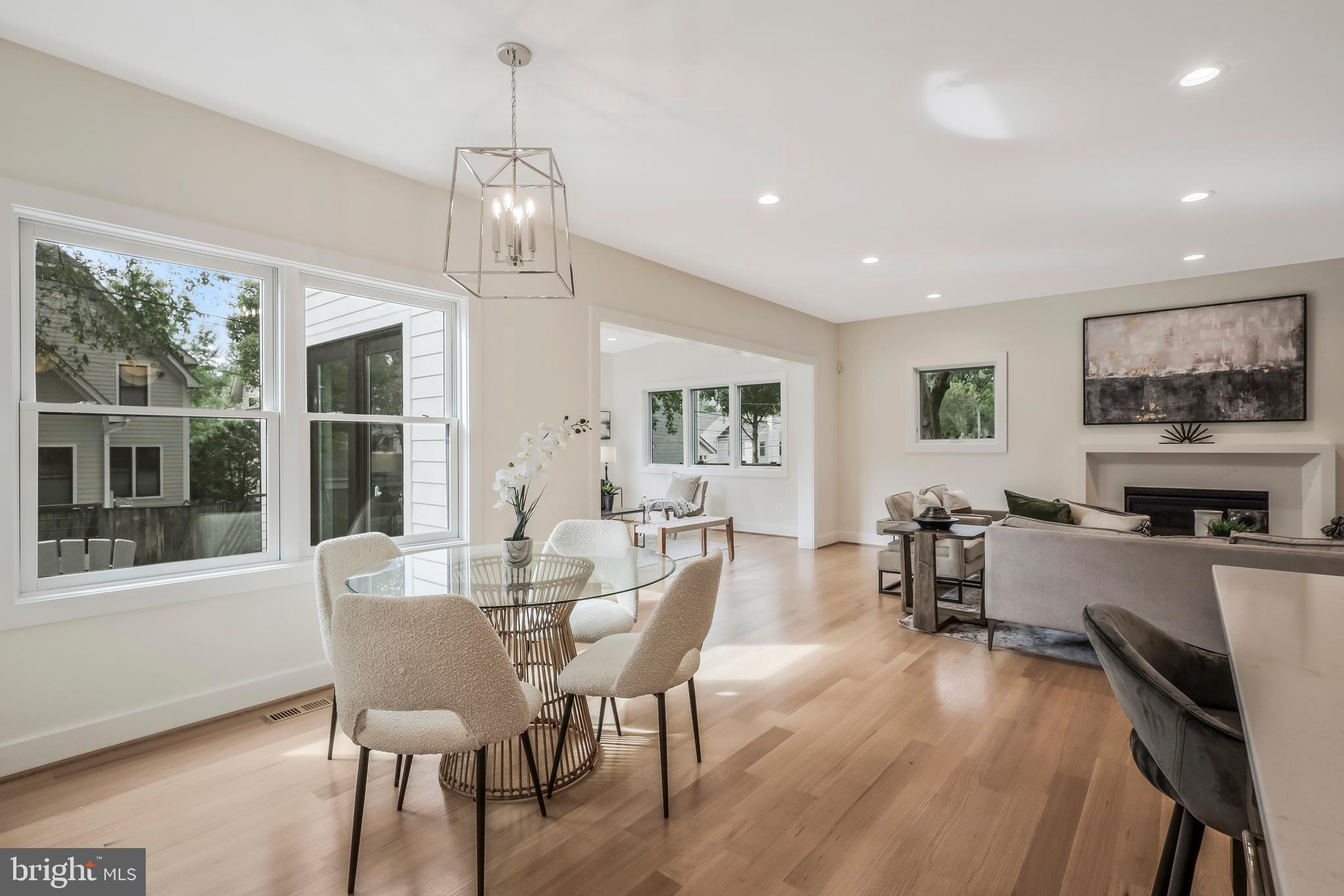 ADDISON HEIGHTS - Residential