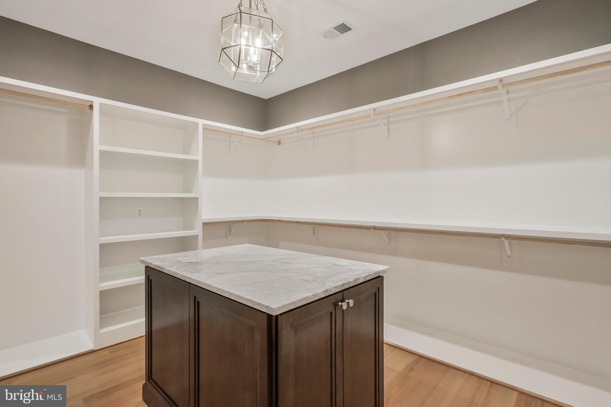 ADDISON HEIGHTS - Residential