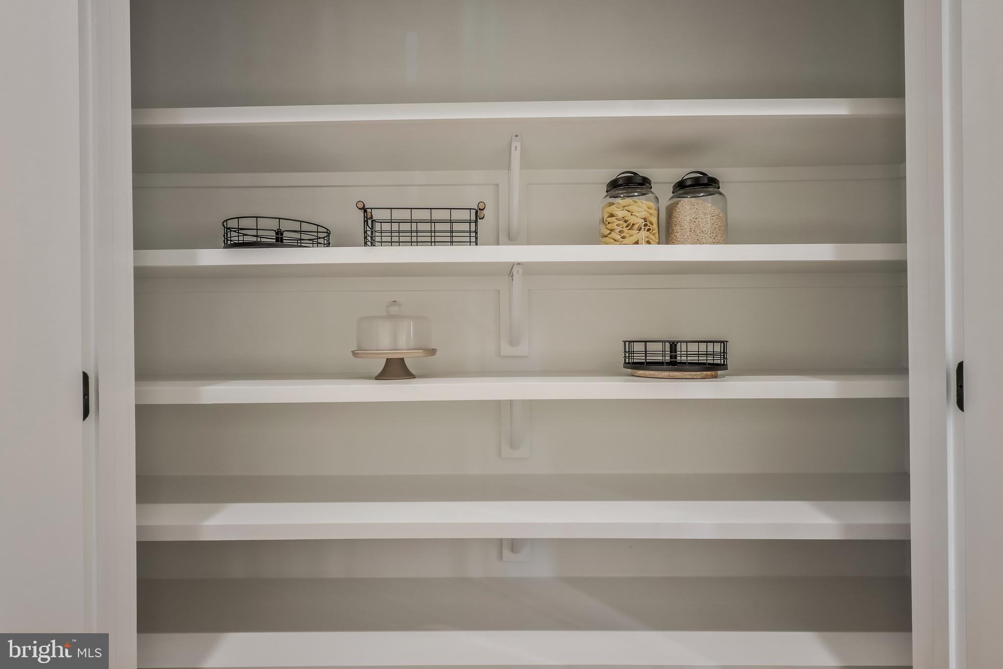 ADDISON HEIGHTS - Residential