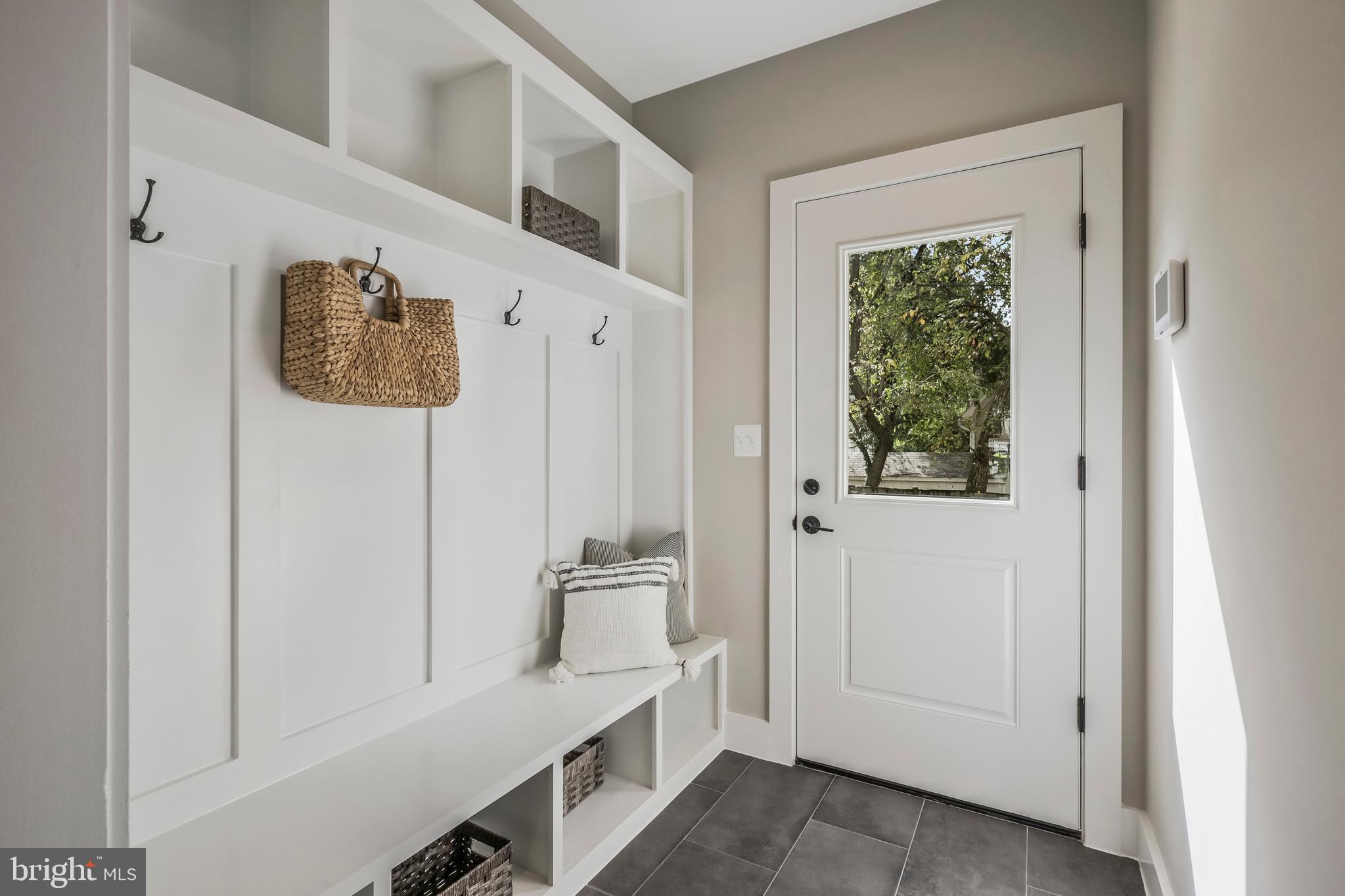 ADDISON HEIGHTS - Residential