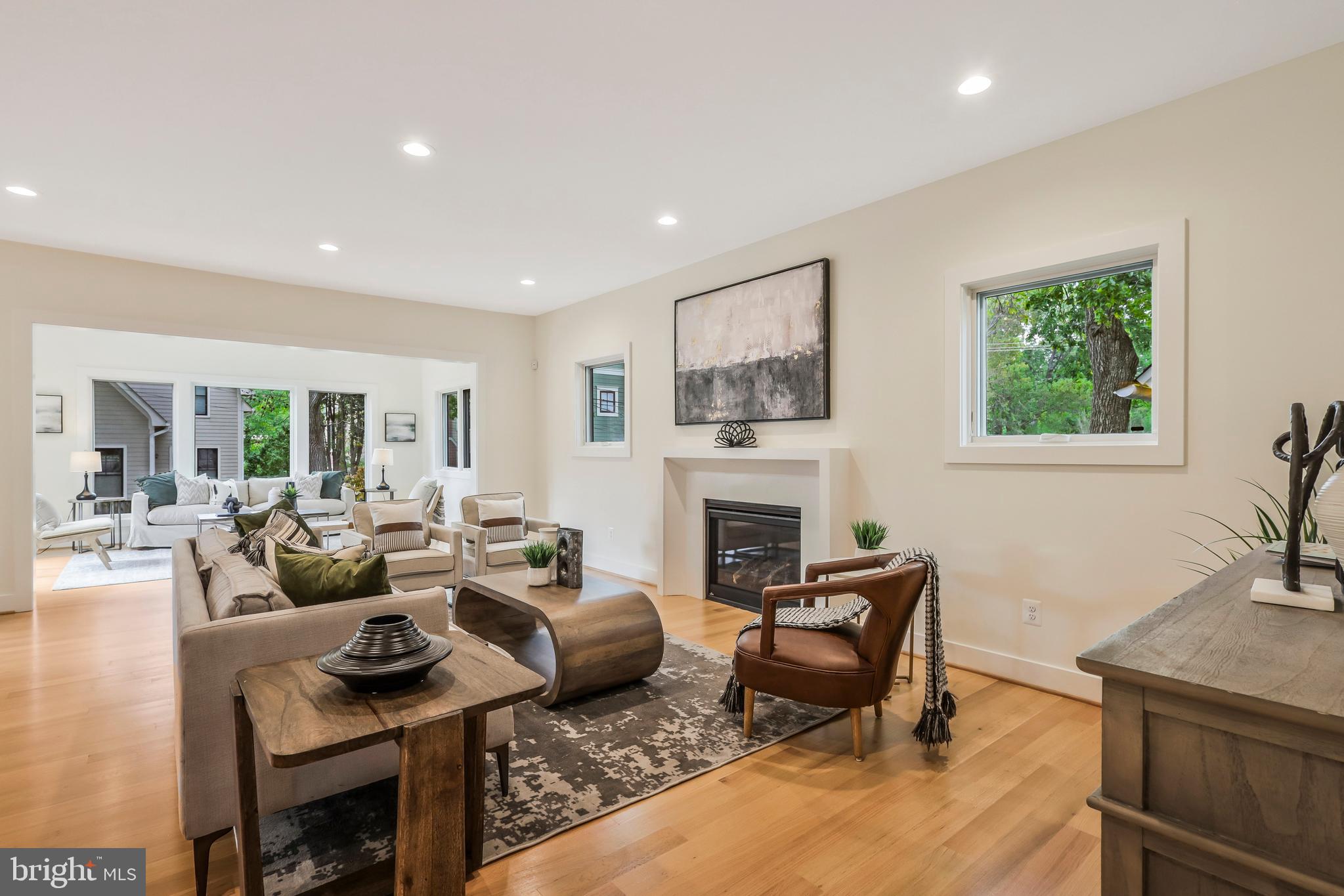 ADDISON HEIGHTS - Residential