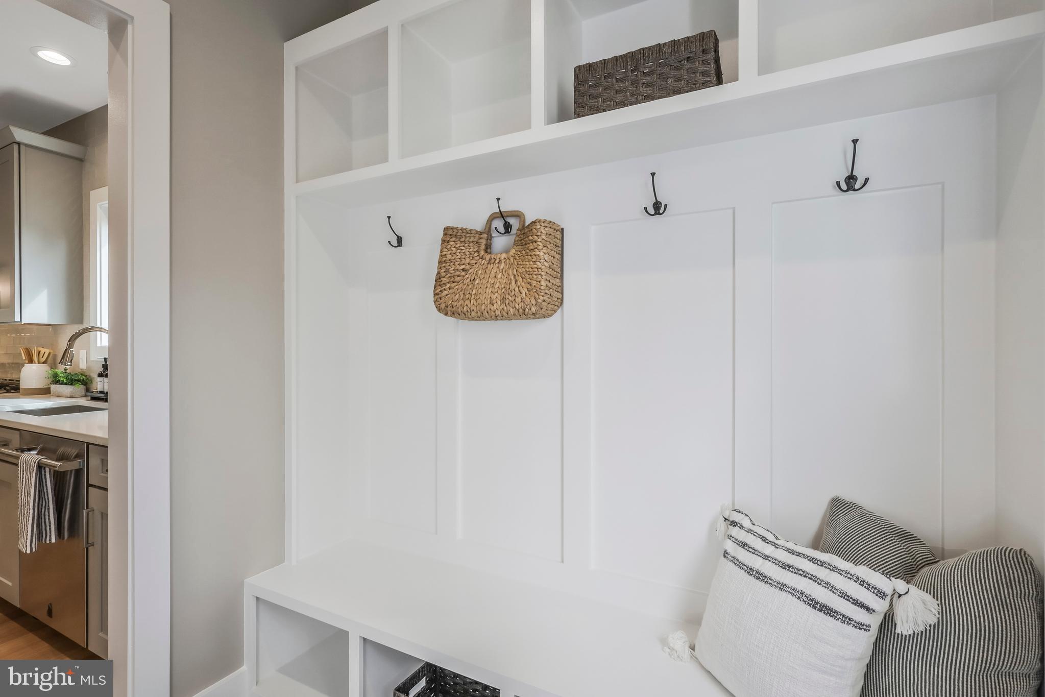 ADDISON HEIGHTS - Residential