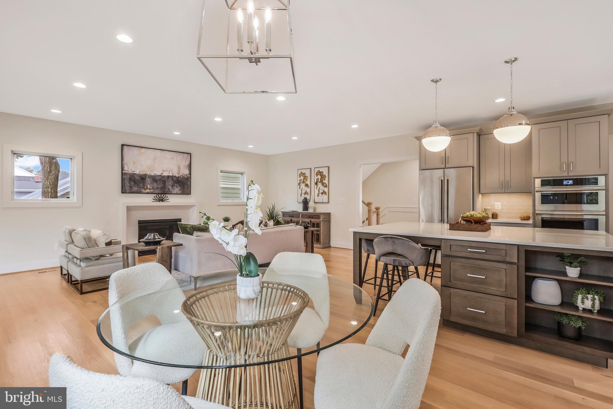 ADDISON HEIGHTS - Residential