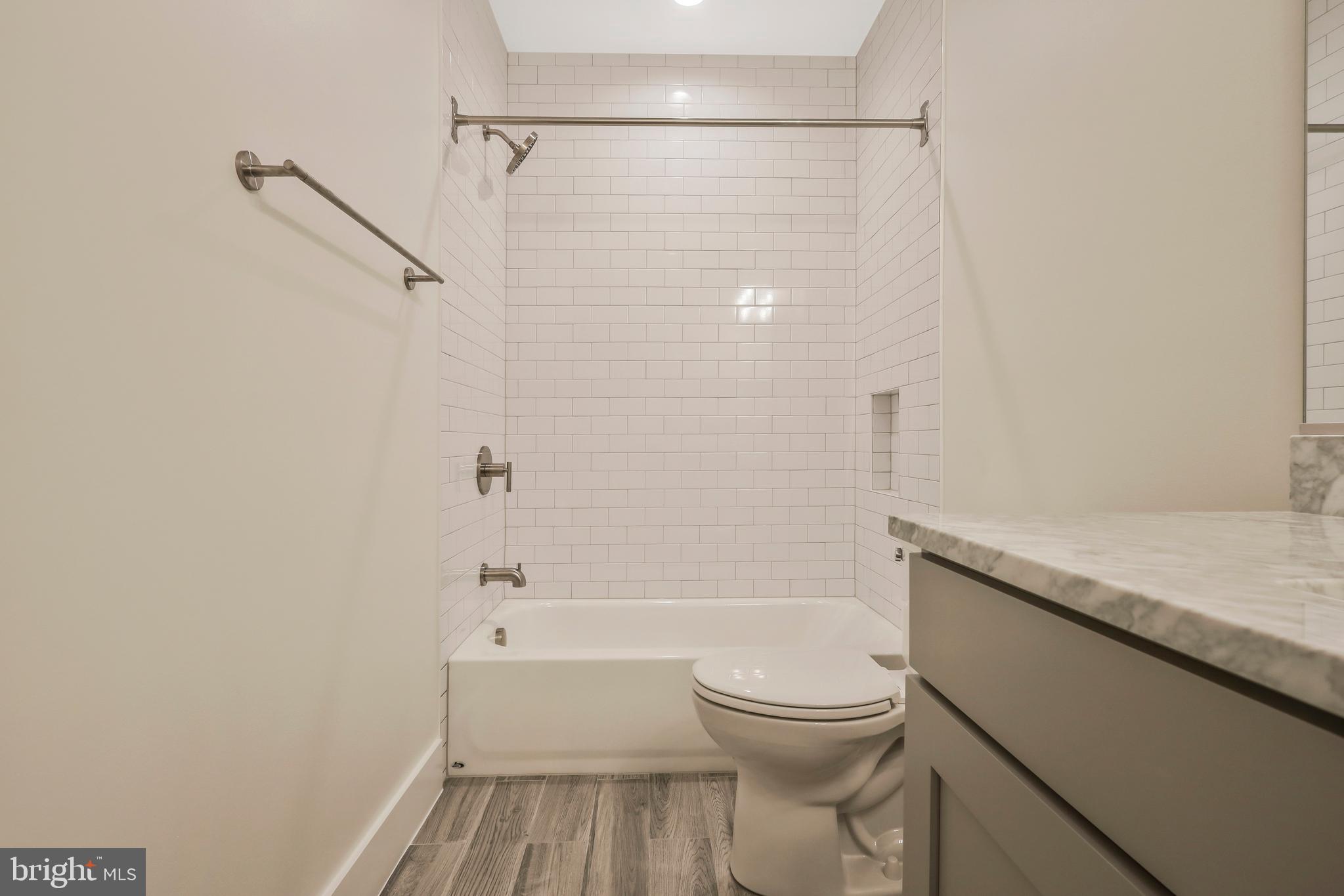 ADDISON HEIGHTS - Residential