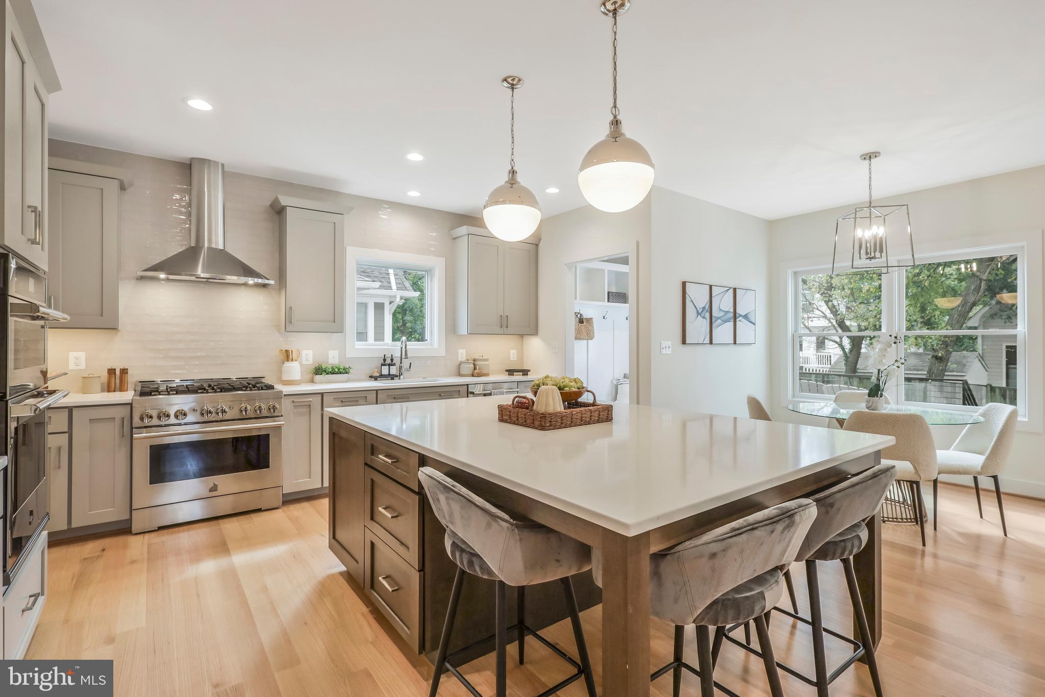 ADDISON HEIGHTS - Residential