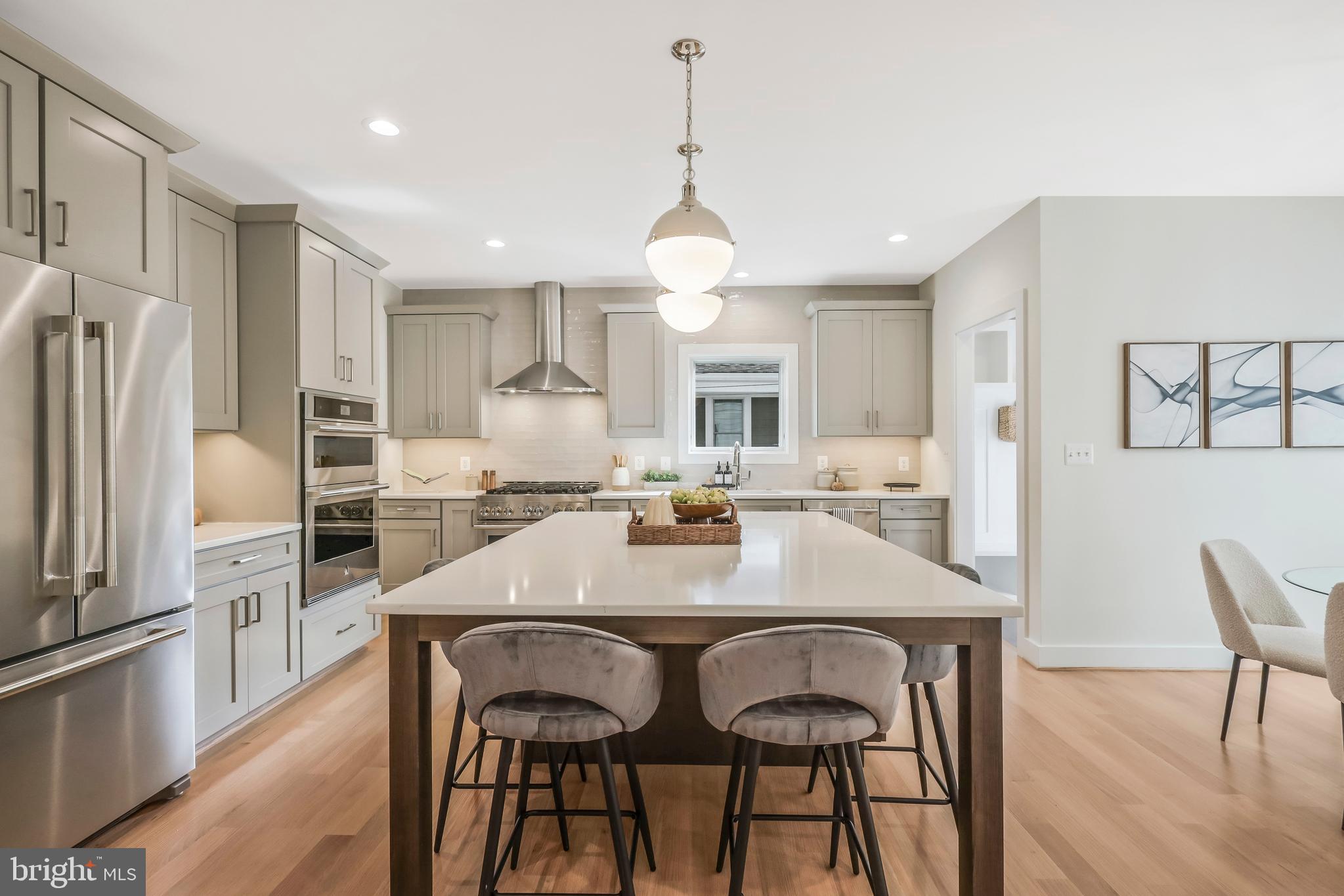 ADDISON HEIGHTS - Residential