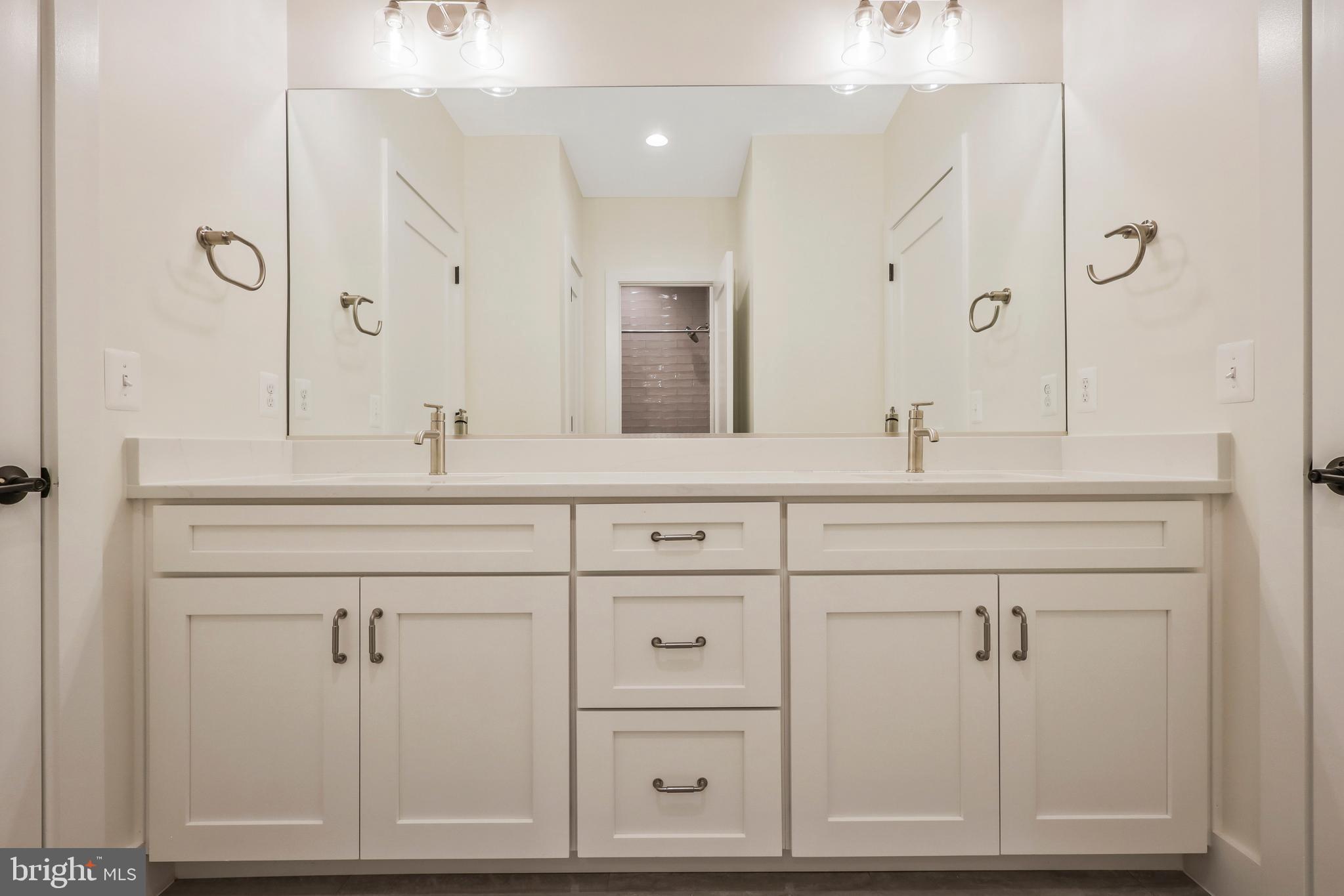 ADDISON HEIGHTS - Residential