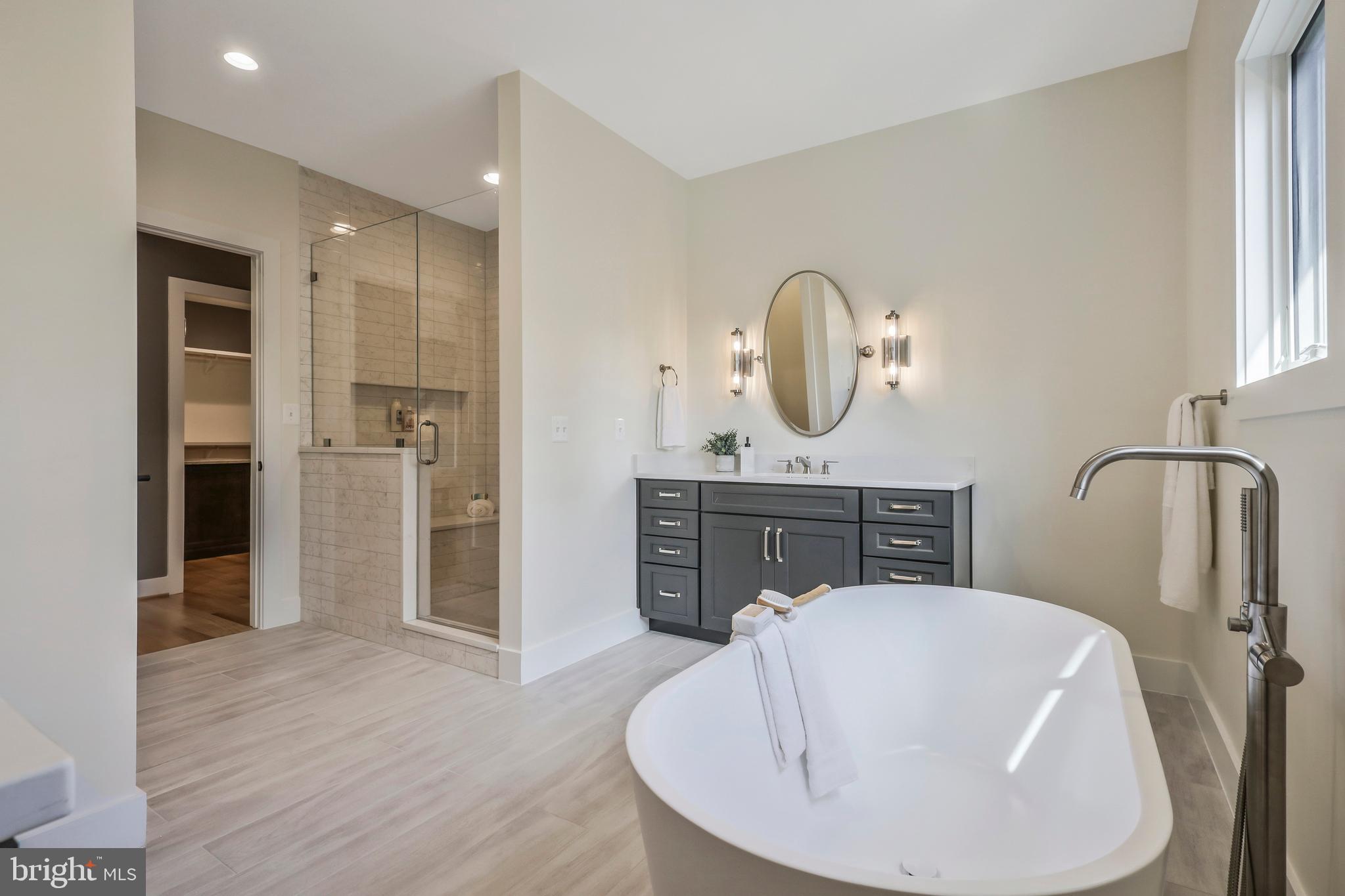 ADDISON HEIGHTS - Residential