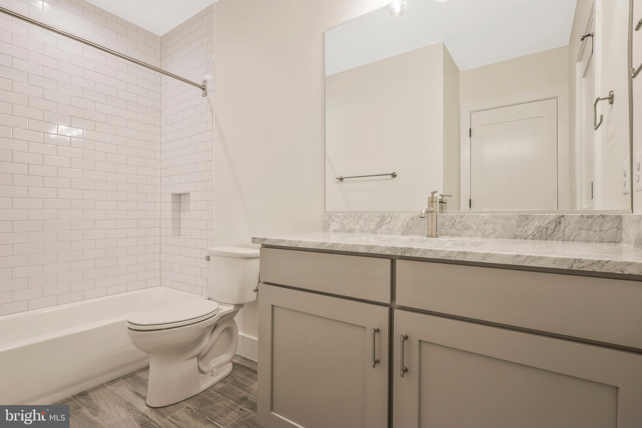 ADDISON HEIGHTS - Residential