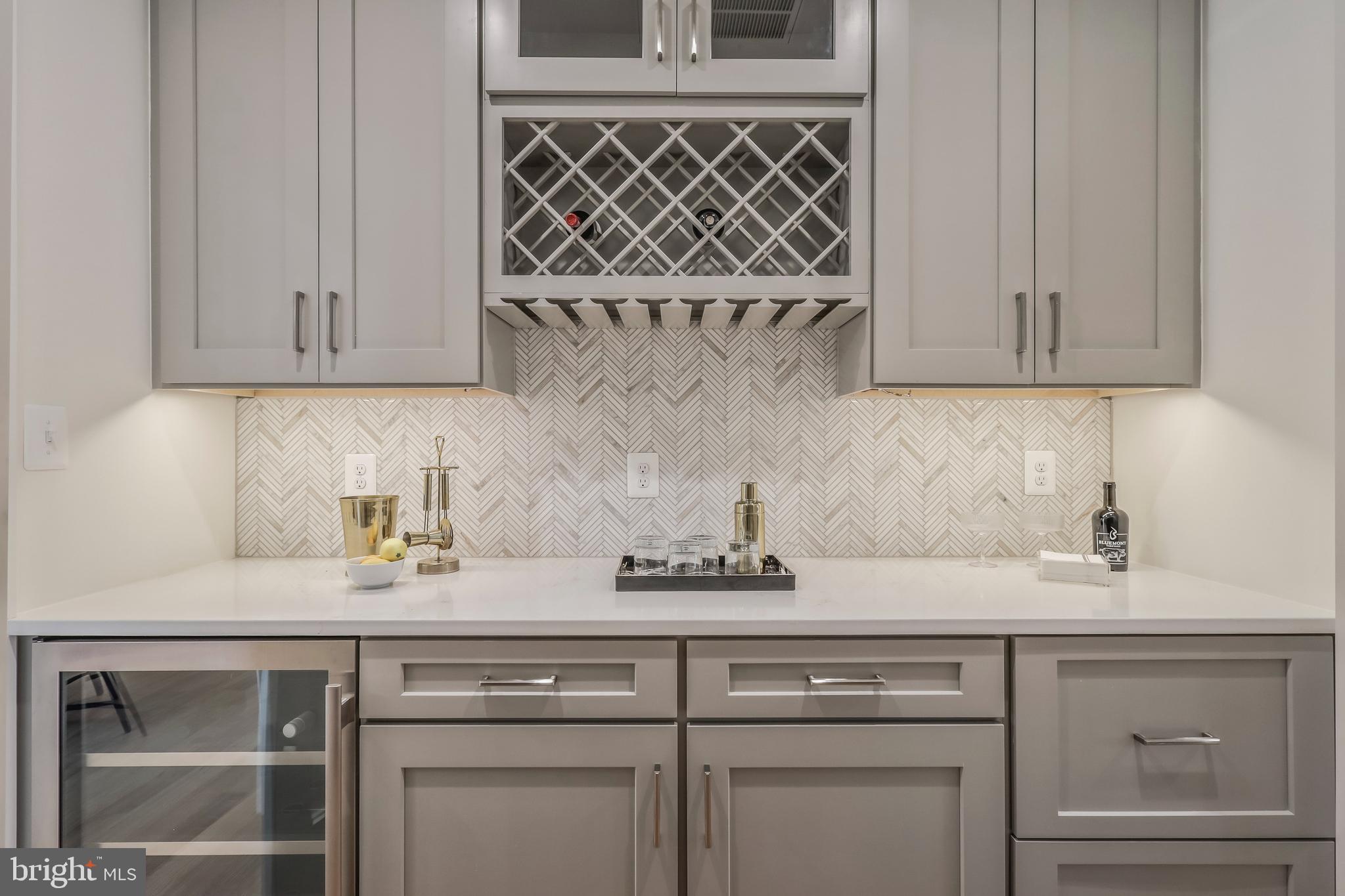 ADDISON HEIGHTS - Residential