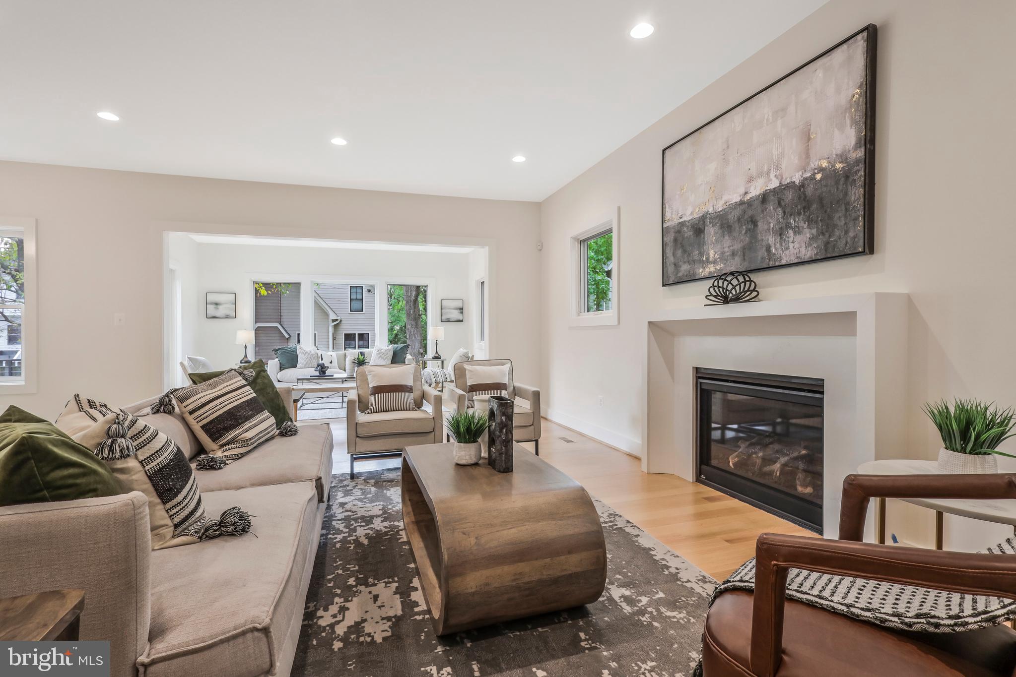 ADDISON HEIGHTS - Residential