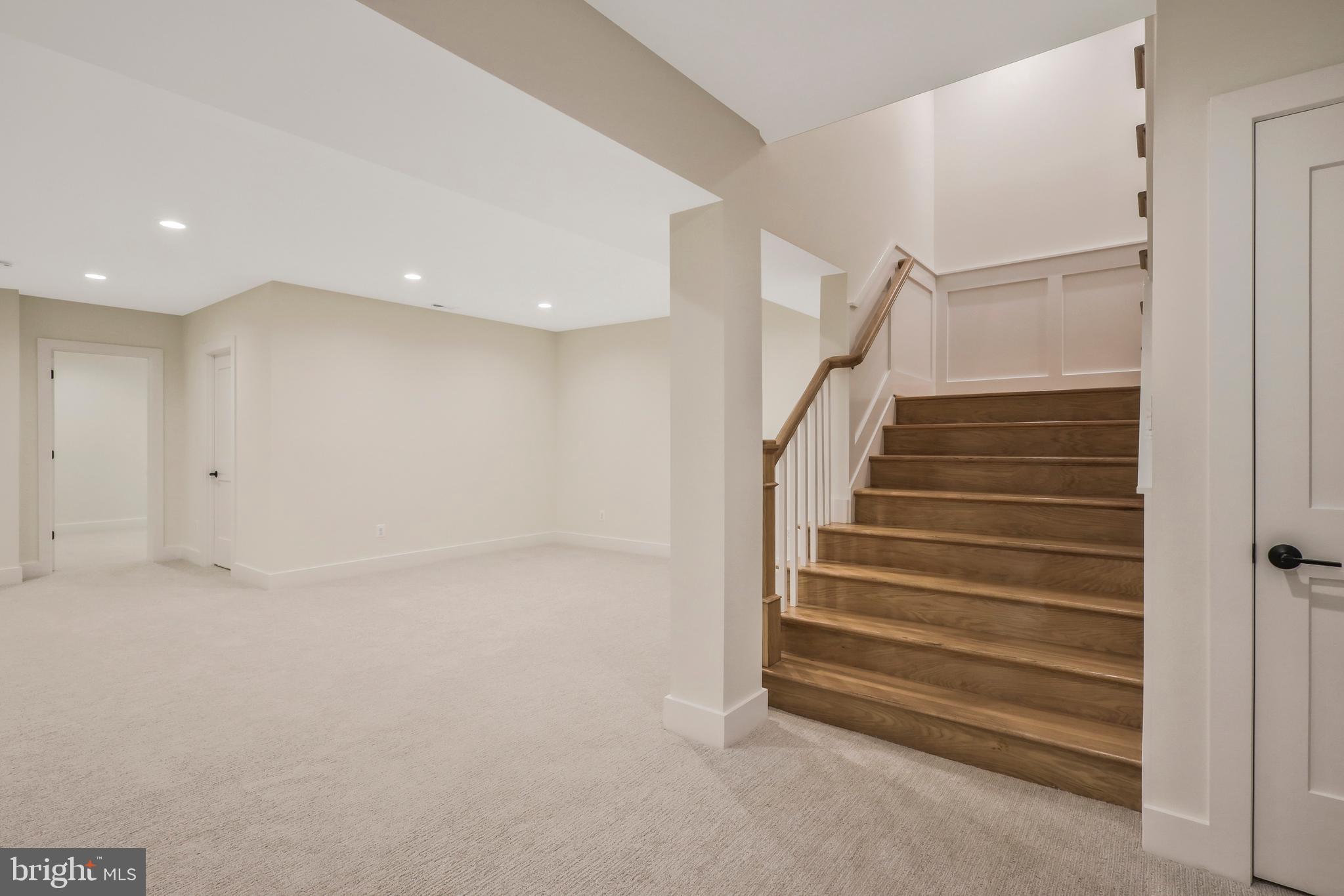 ADDISON HEIGHTS - Residential