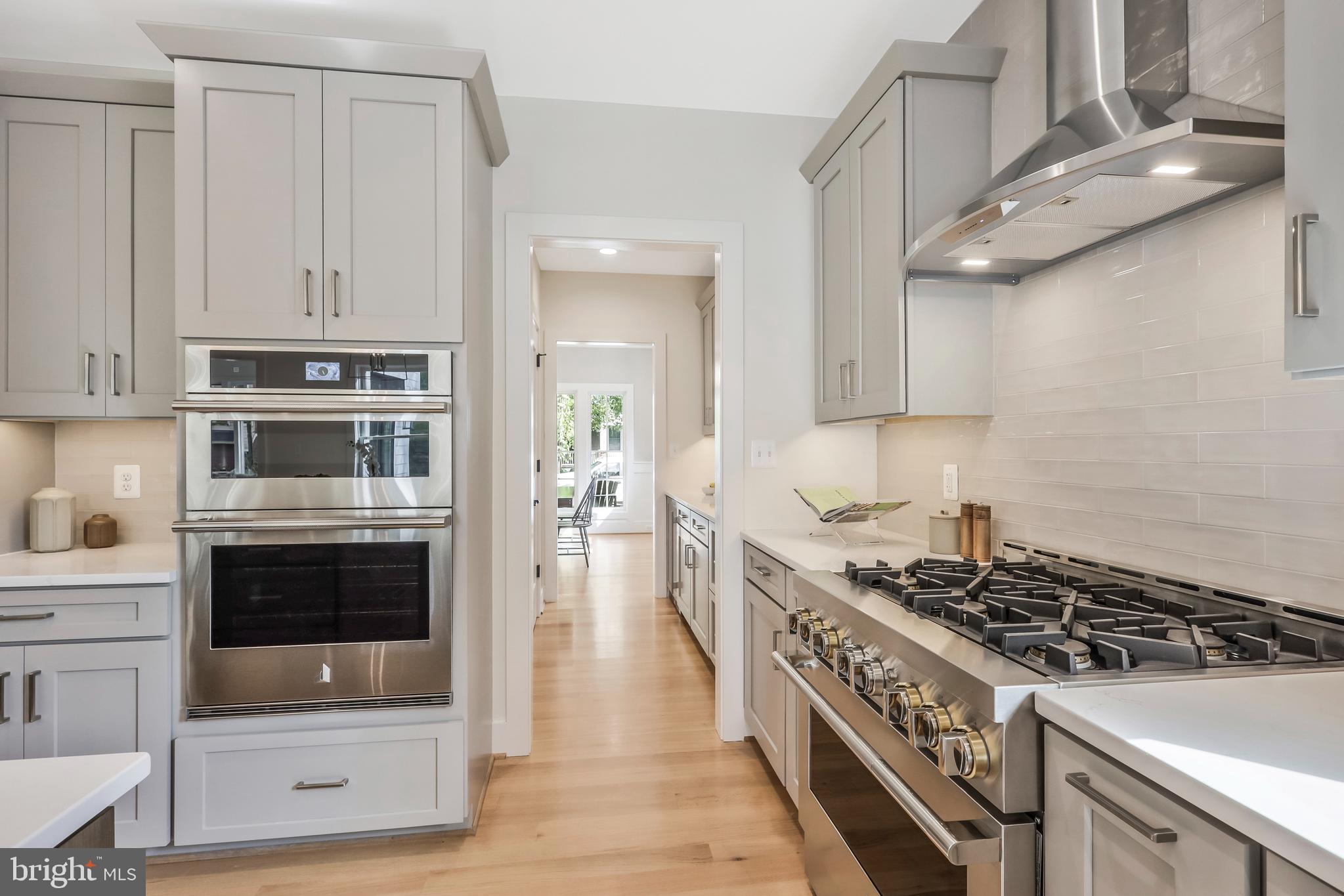 ADDISON HEIGHTS - Residential