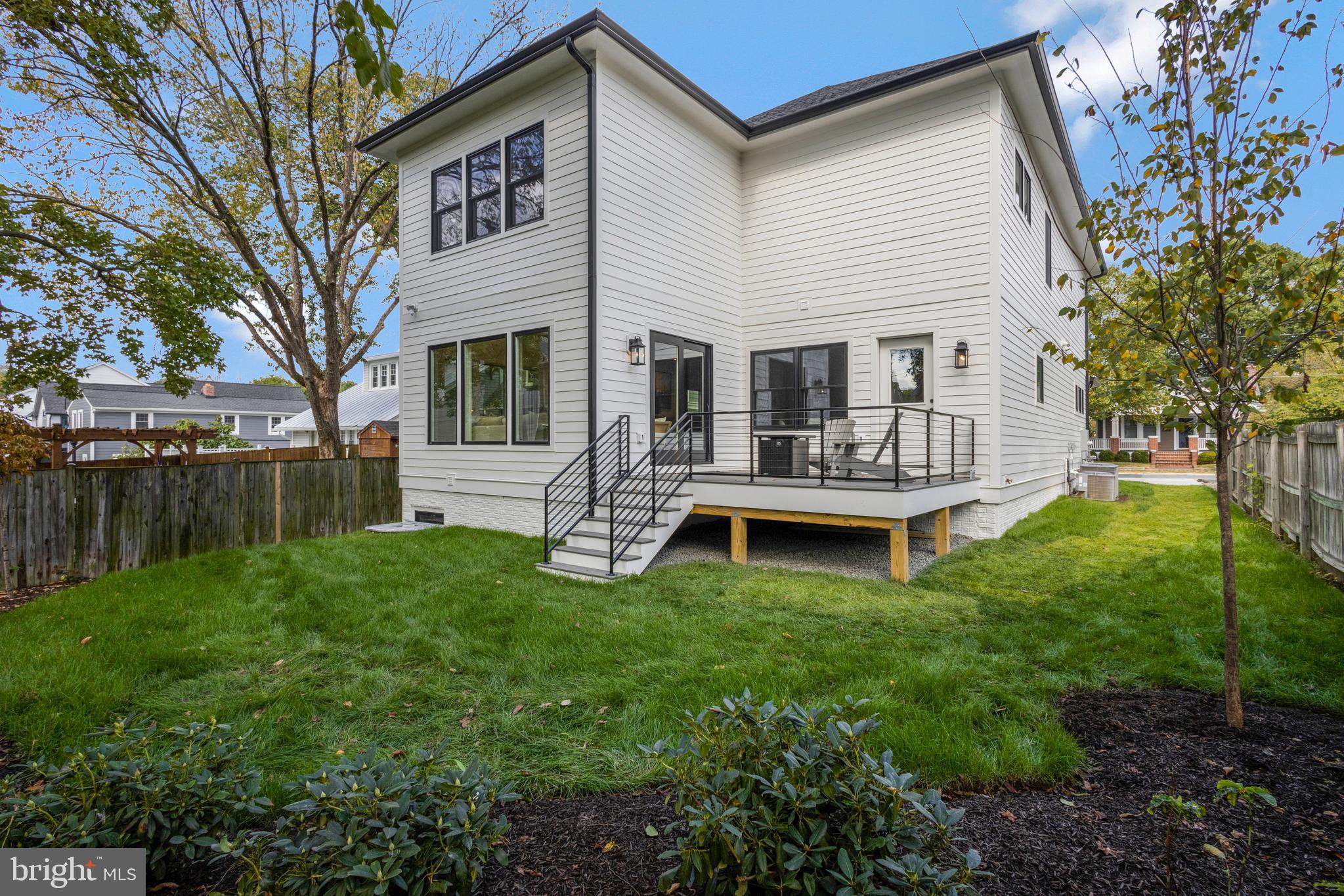 ADDISON HEIGHTS - Residential